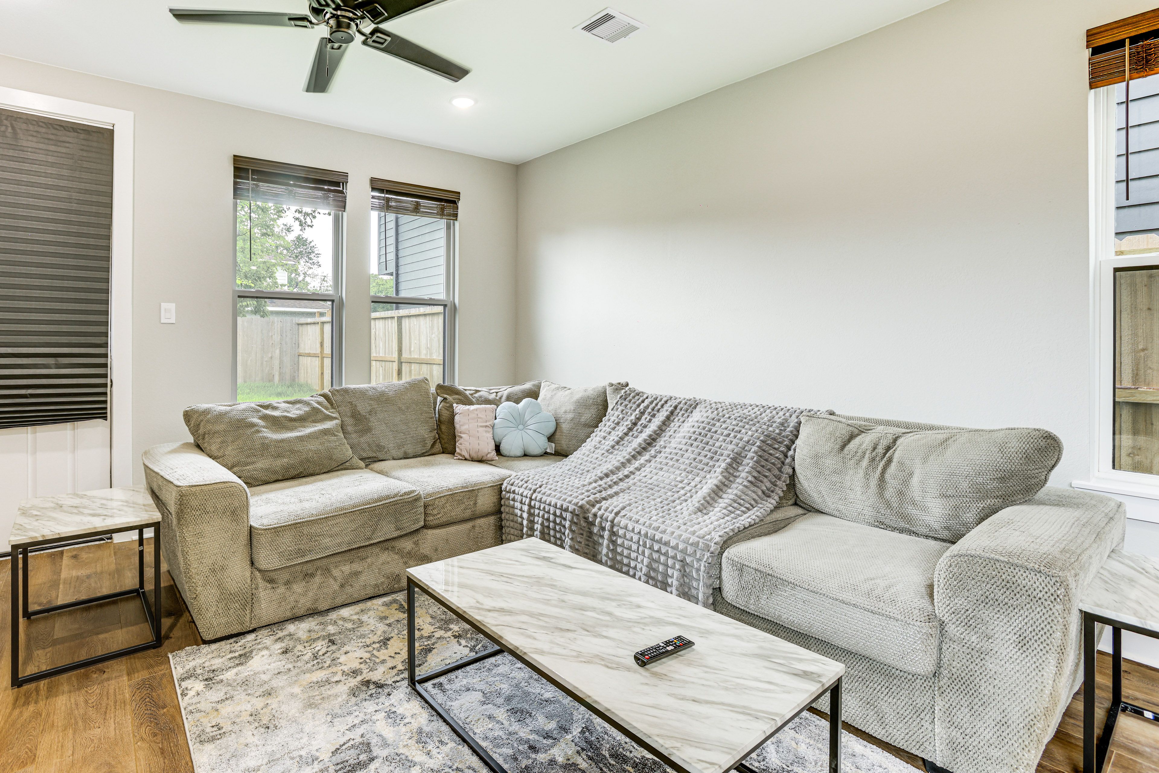 Living Room | 1st Floor | Smart TV