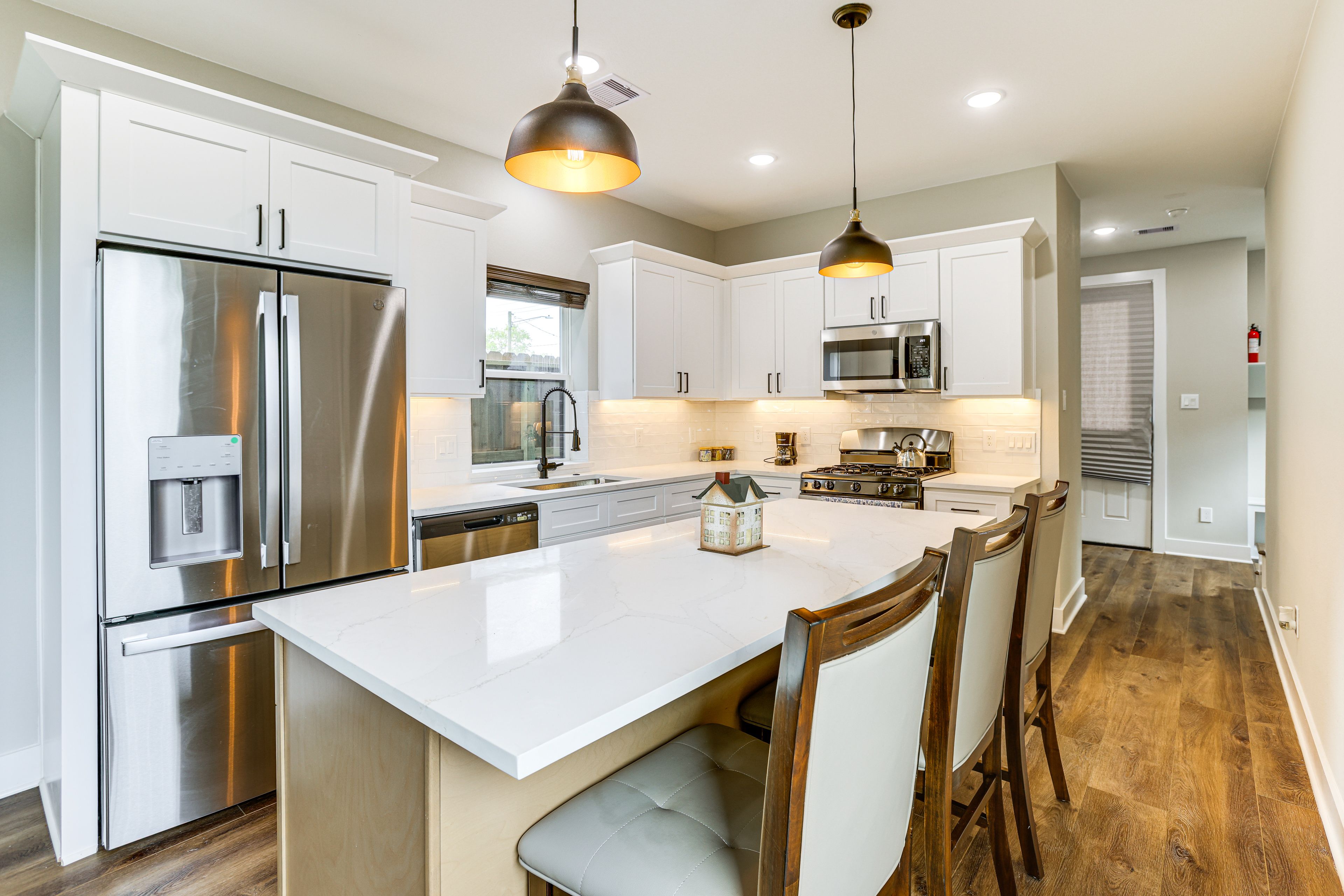 Breakfast Bar | 1st Floor | Dishware/Flatware