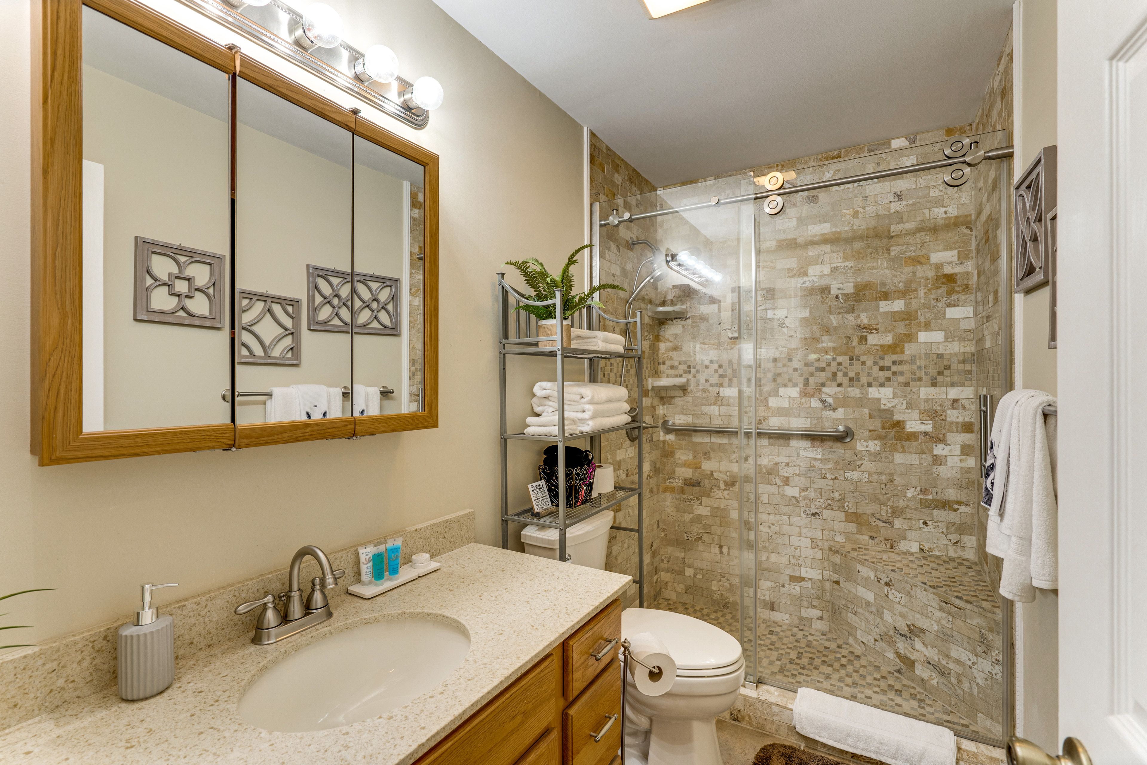 Full Bathroom