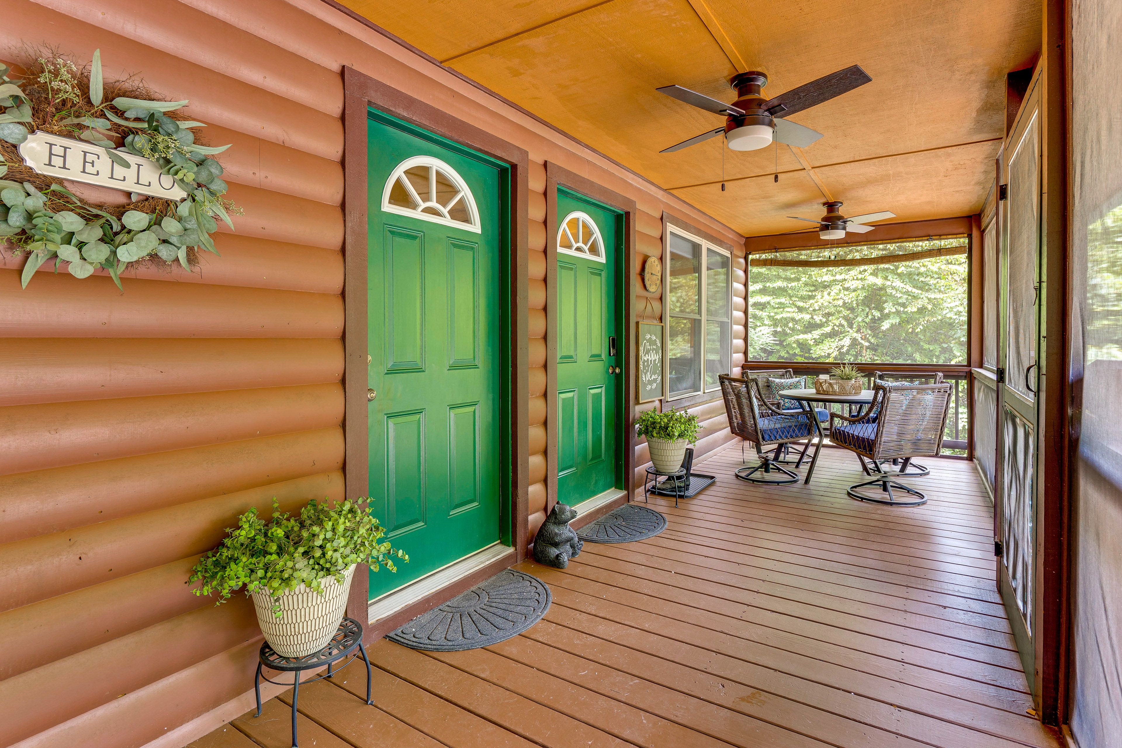 Screened Porch | Entry