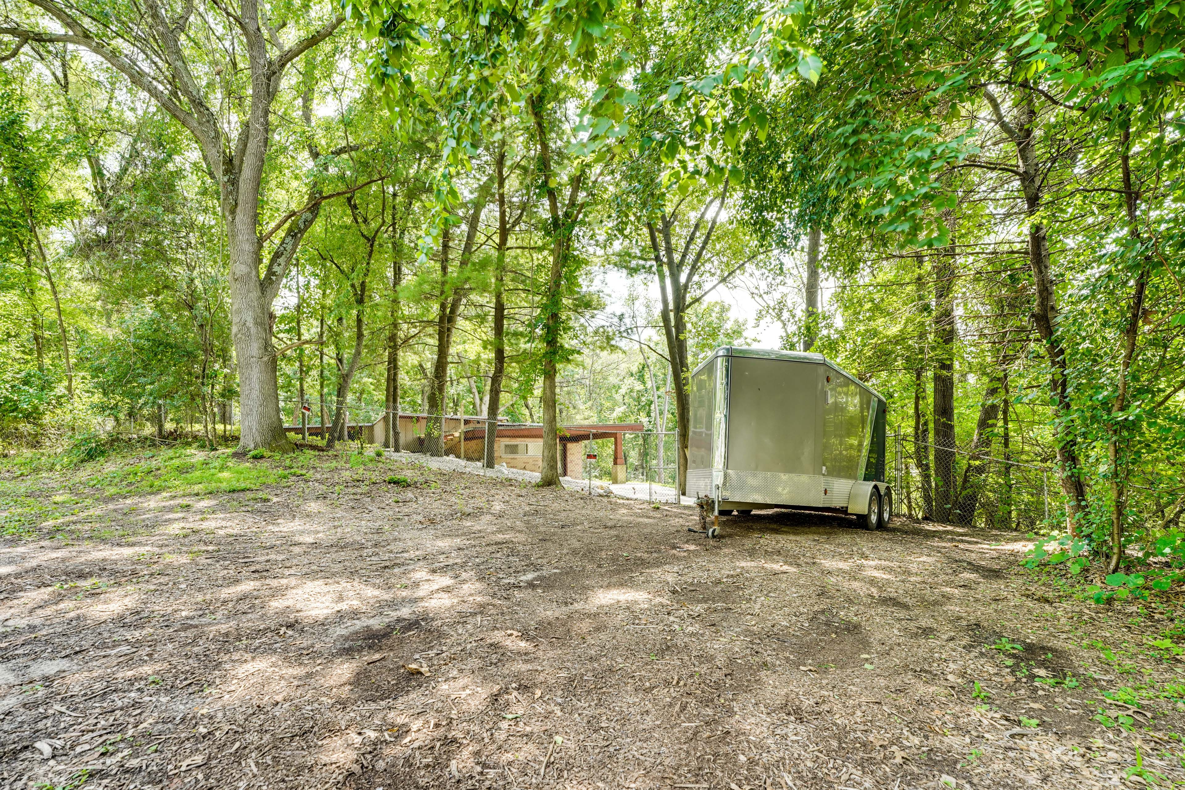 Parking | Driveway (3 Vehicles)
