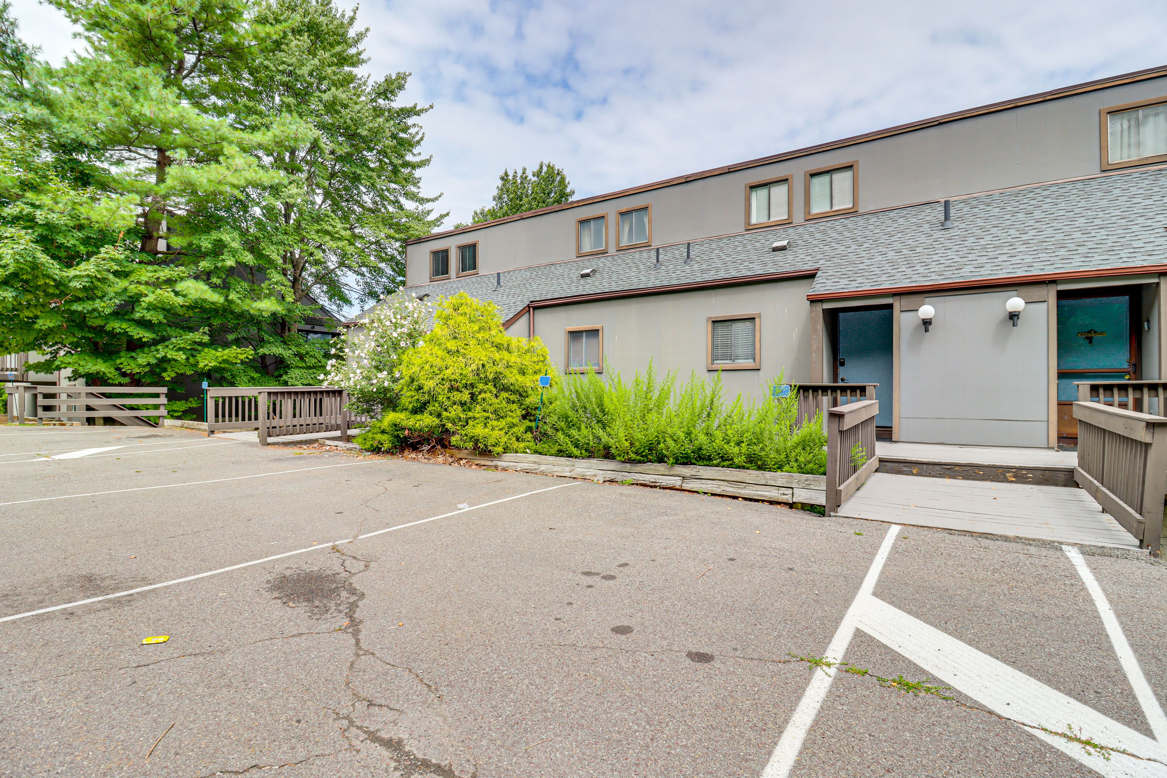 Parking | Designated Spot (1 Vehicle) | Community Lot (1 Vehicle)