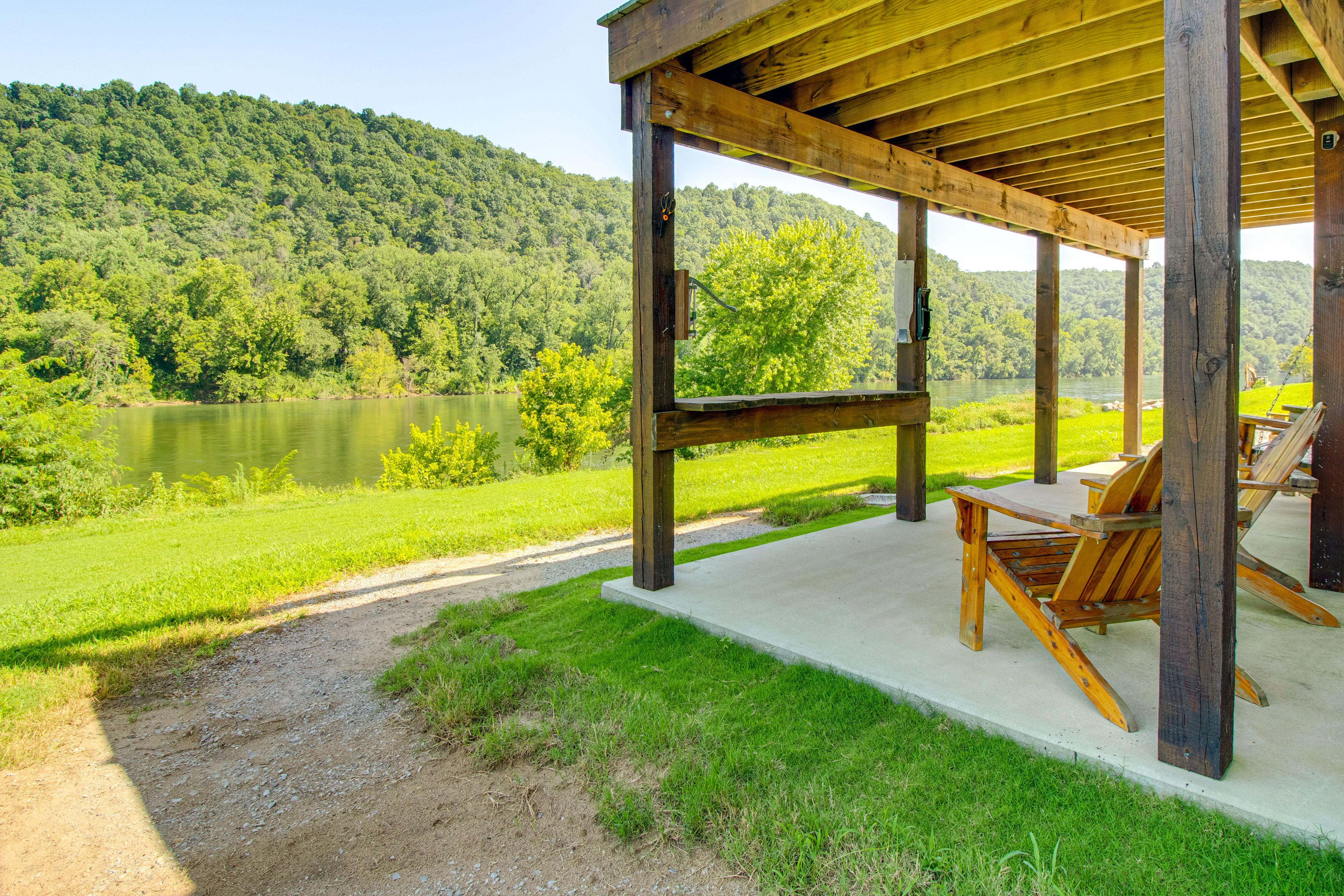 Mountain Home Vacation Rental | 3BR | 2BA | Stairs Required | 2,400 Sq Ft