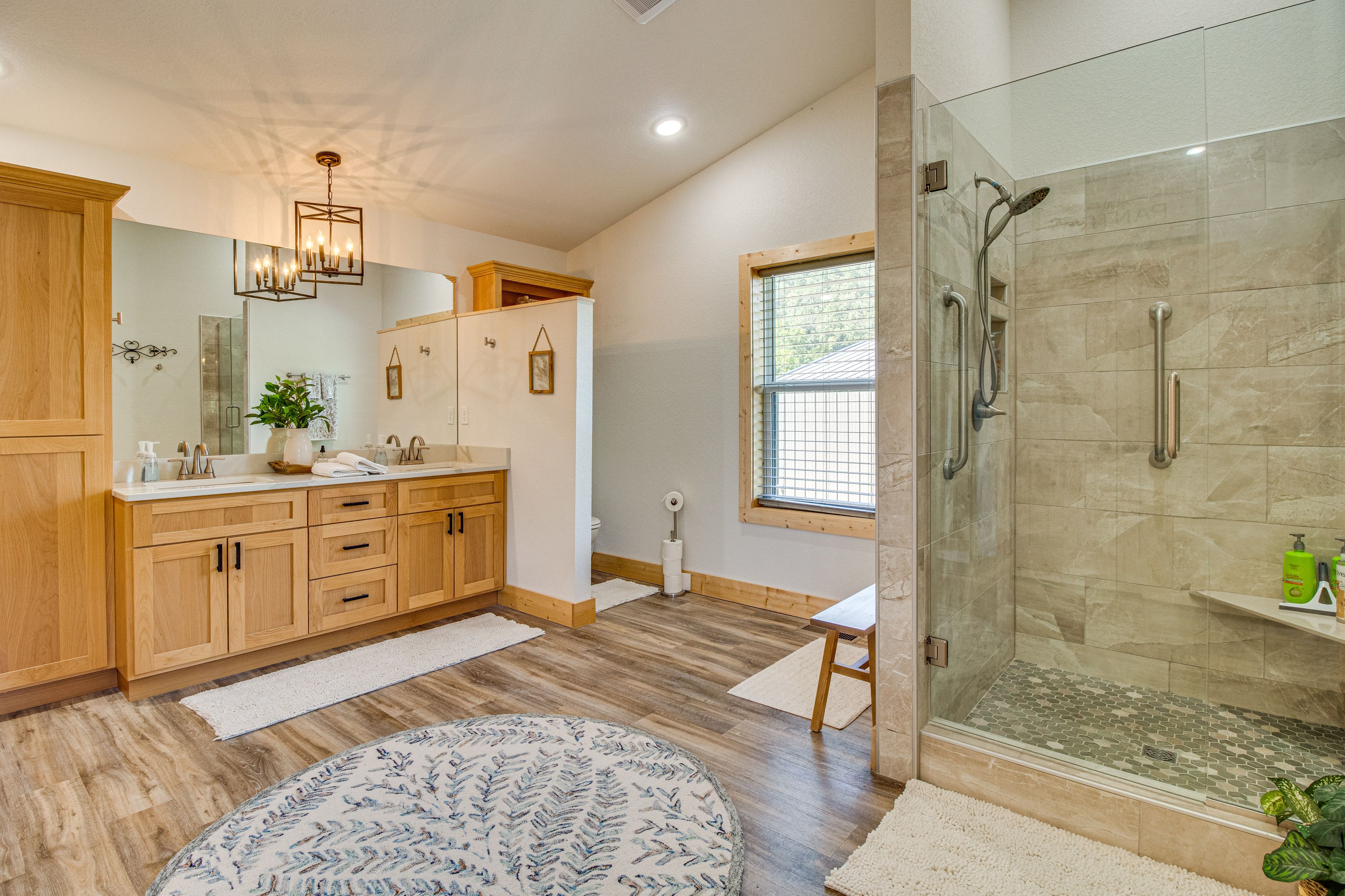 Full Bathroom | In-Unit Laundry | Iron & Board | Ice Maker | Main Floor