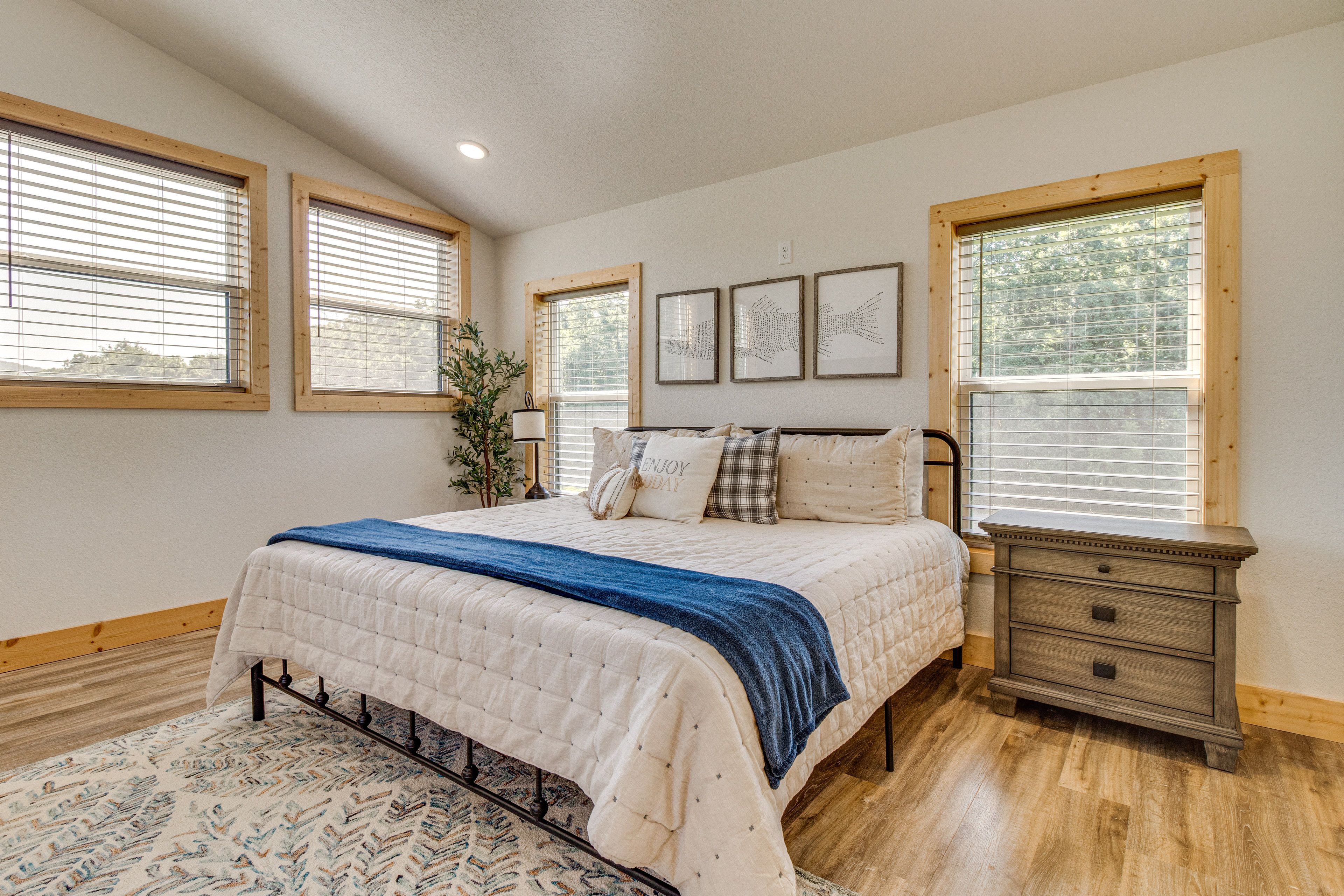 Bedroom 1 | King Bed | Main Floor