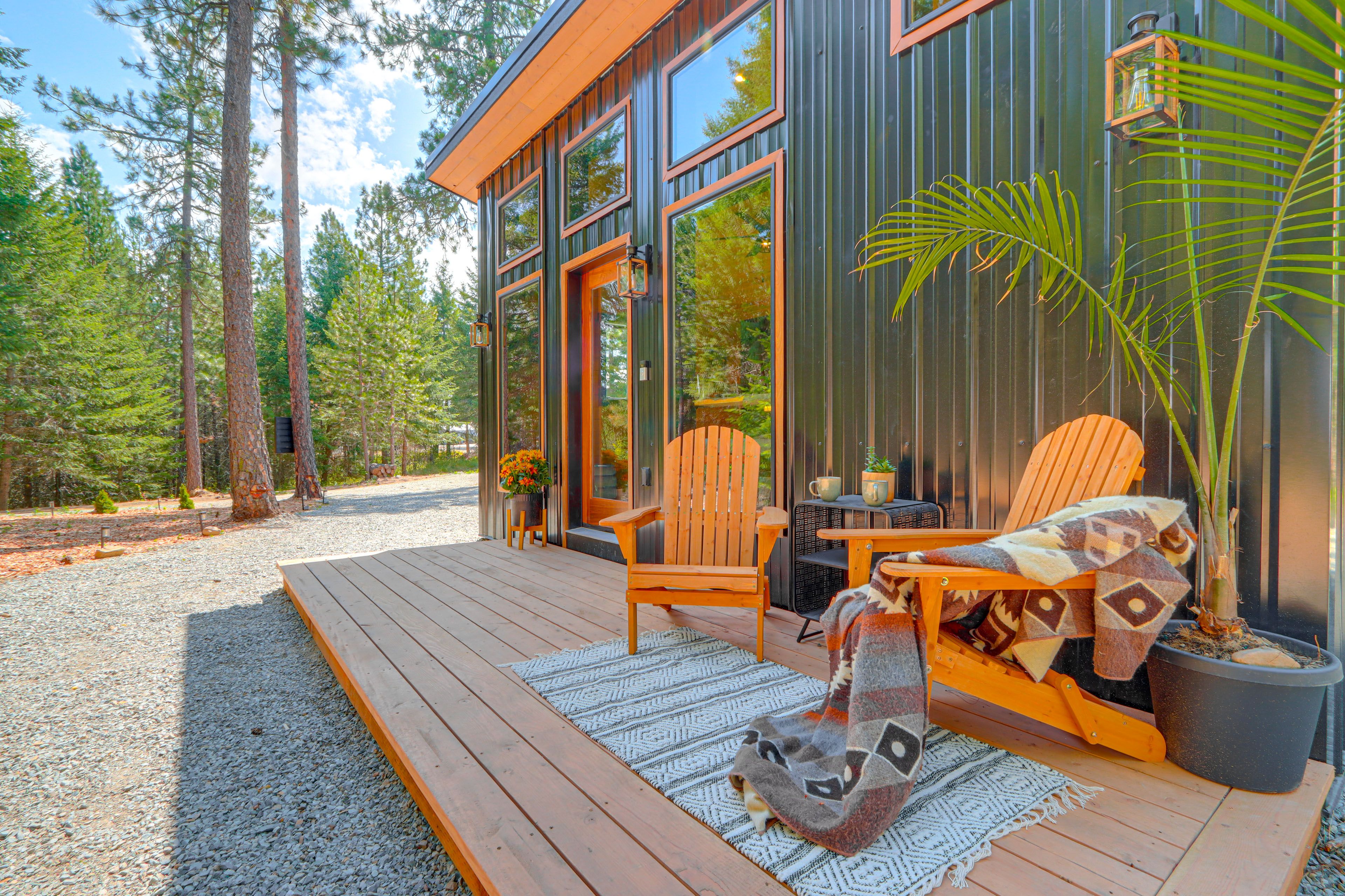 Deck | Outdoor Seating