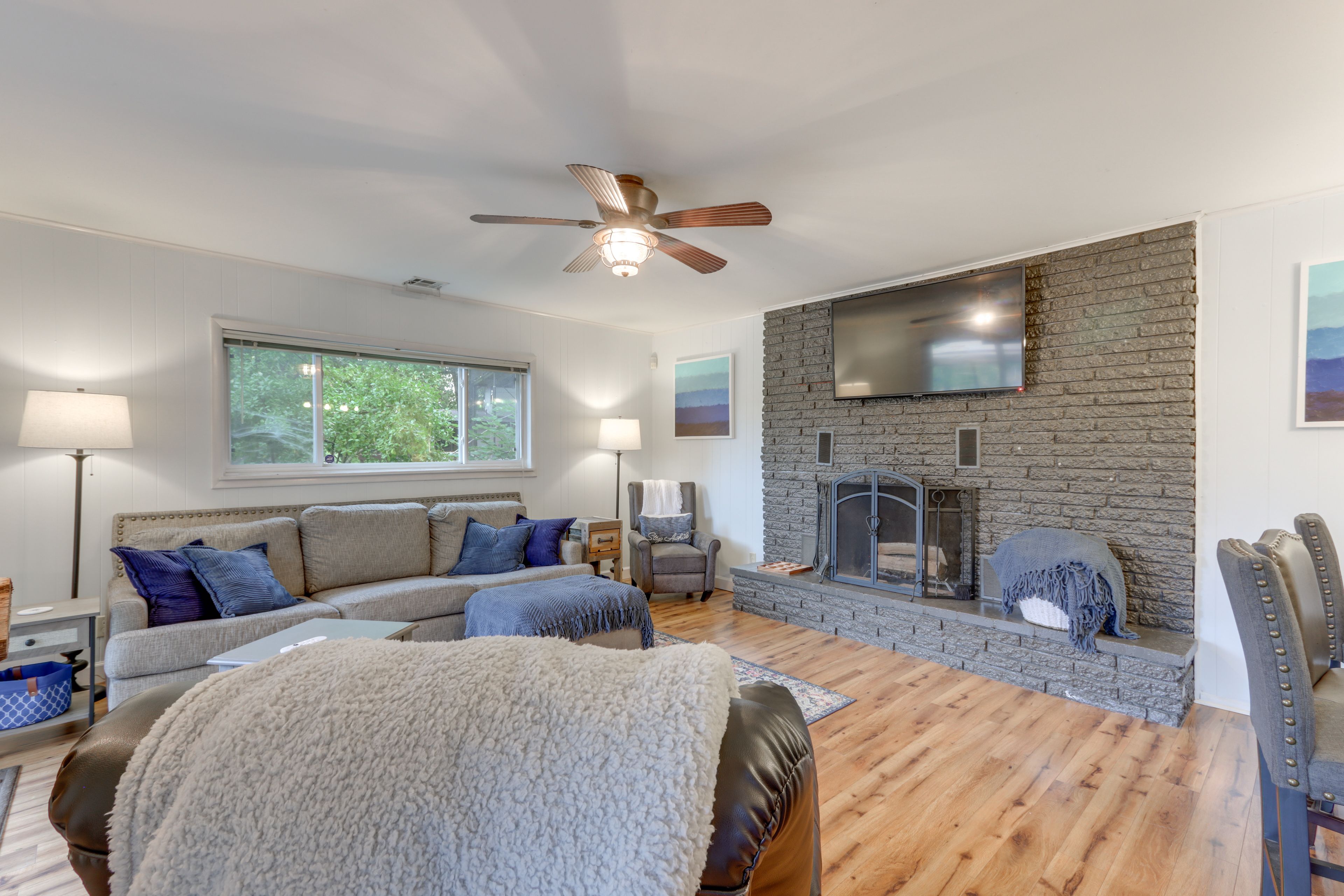 Living Room | Wood-Burning Fireplace | Board Games | 1st Floor