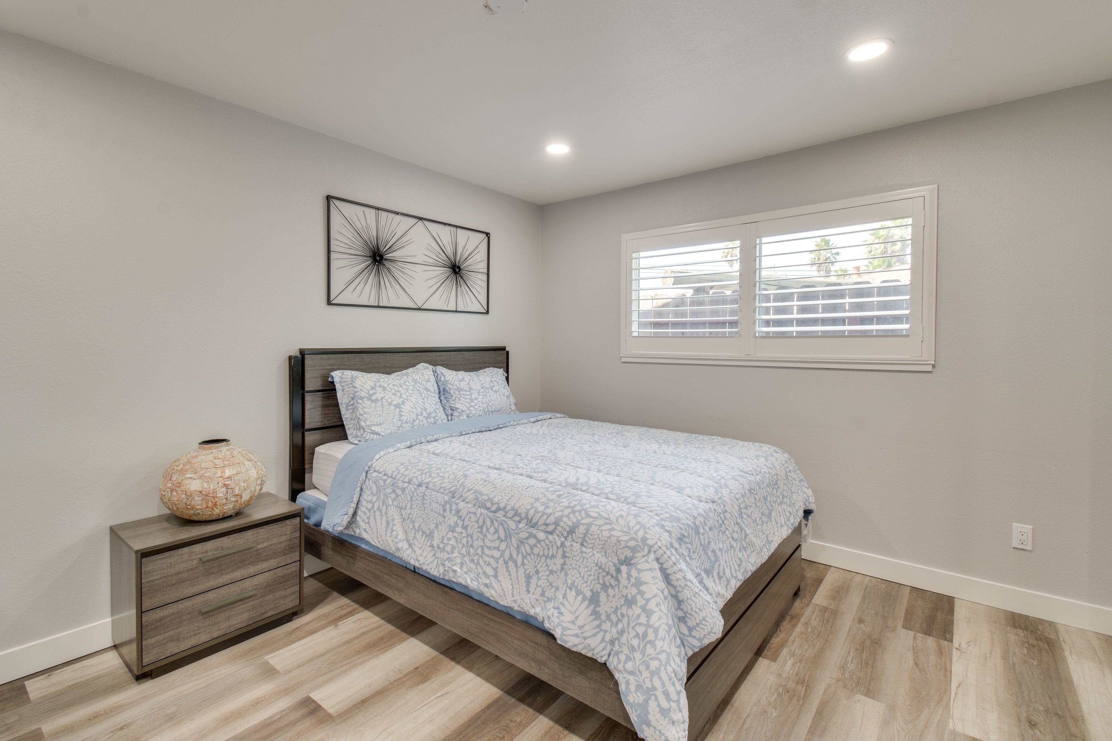 Bedroom 2 | Queen Bed