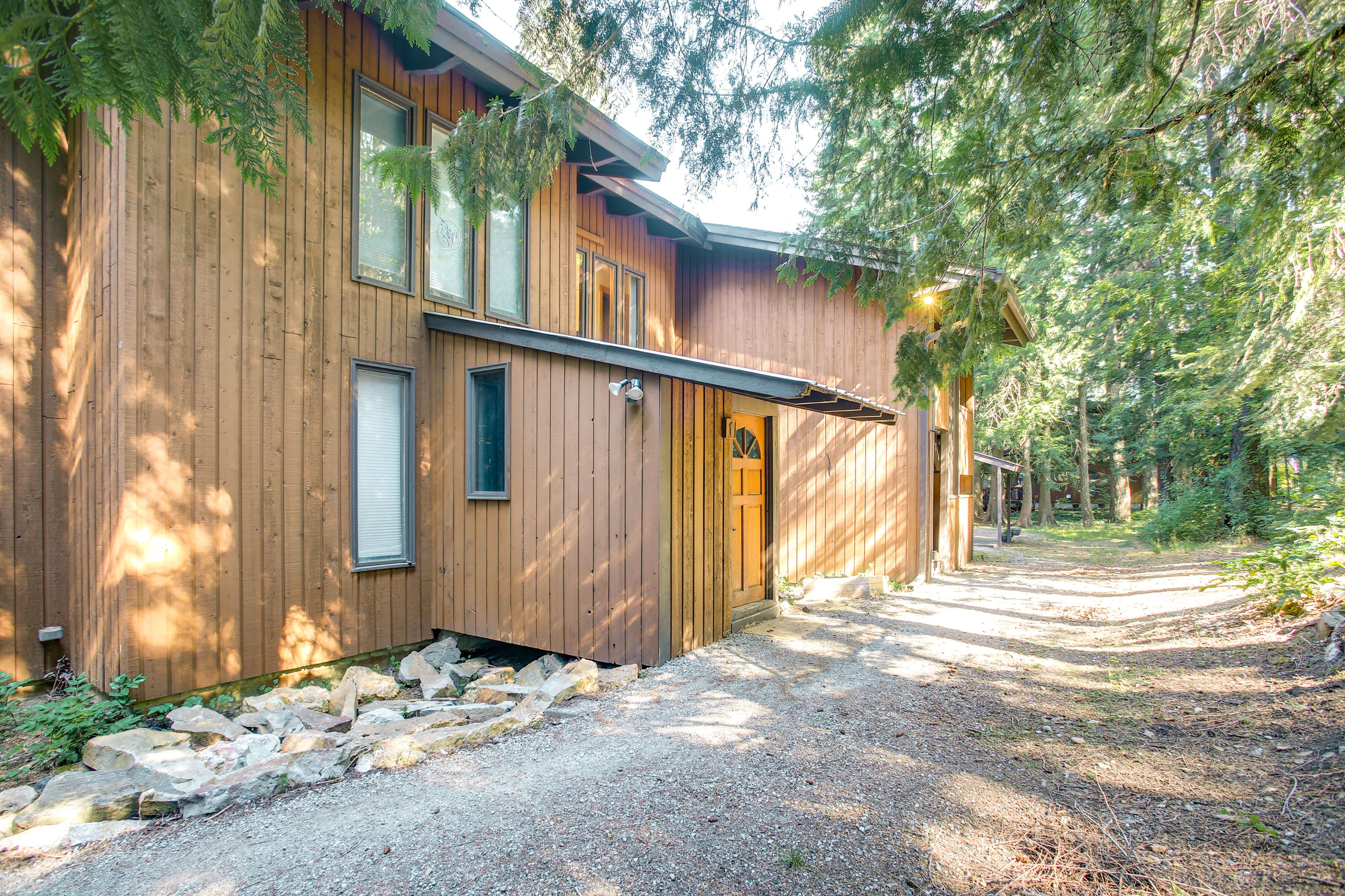 Garage (1 Compact Vehicle) | Driveway (1 Vehicle)
