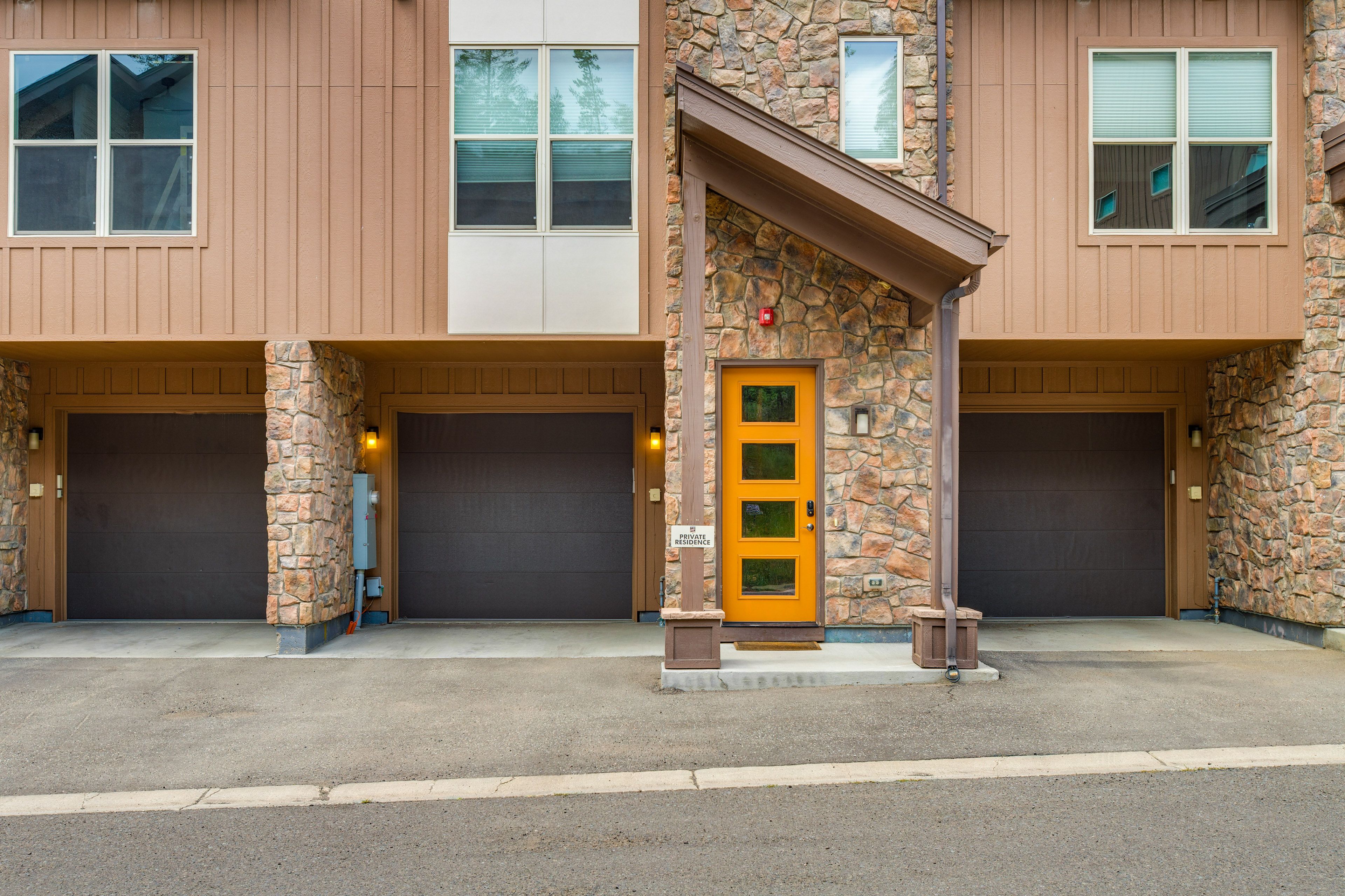 Parking | Garage (1 Vehicle)