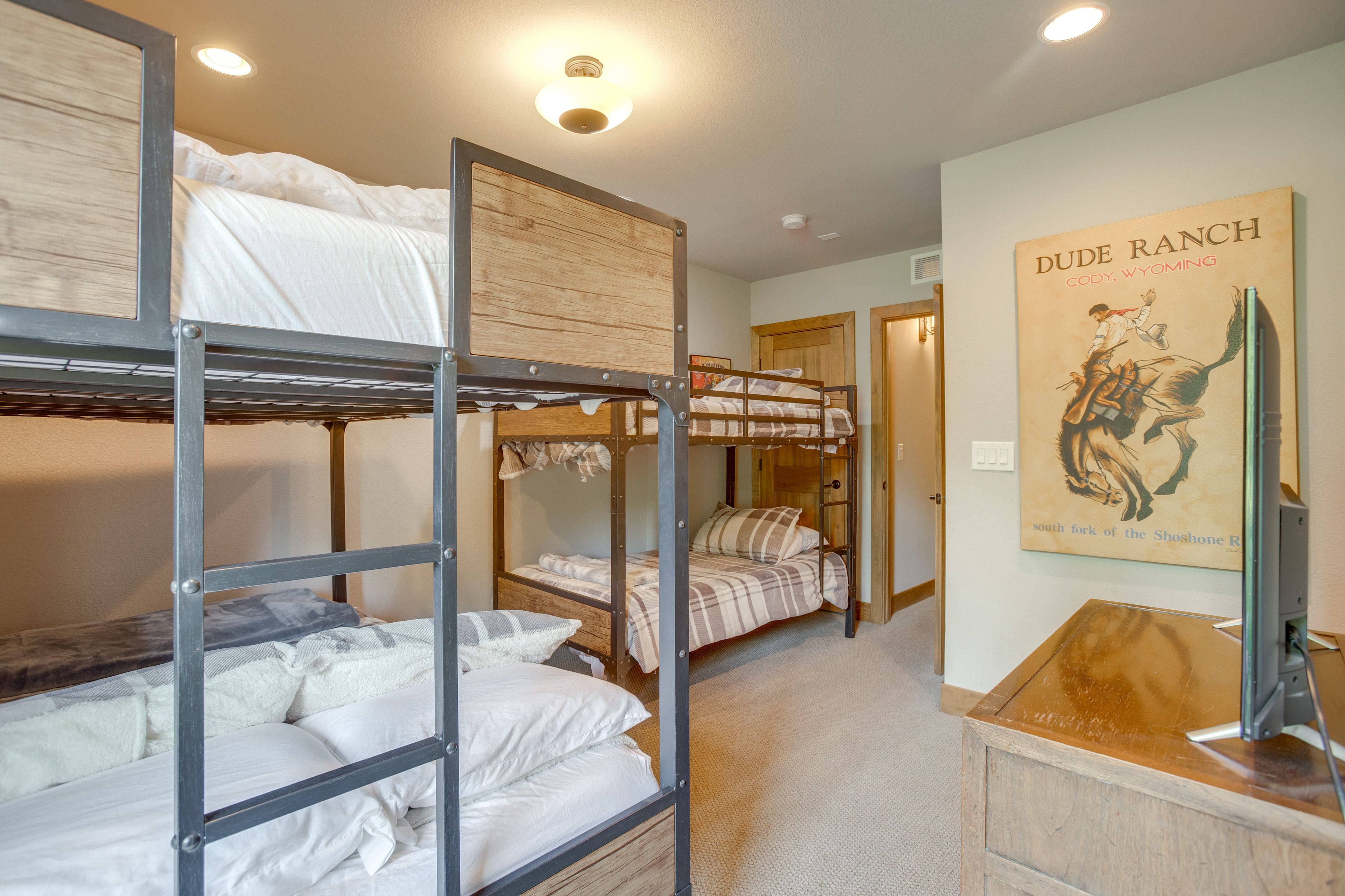 Bedroom 3 | Twin Bunk Bed | Full Bunk Bed | 1st Floor