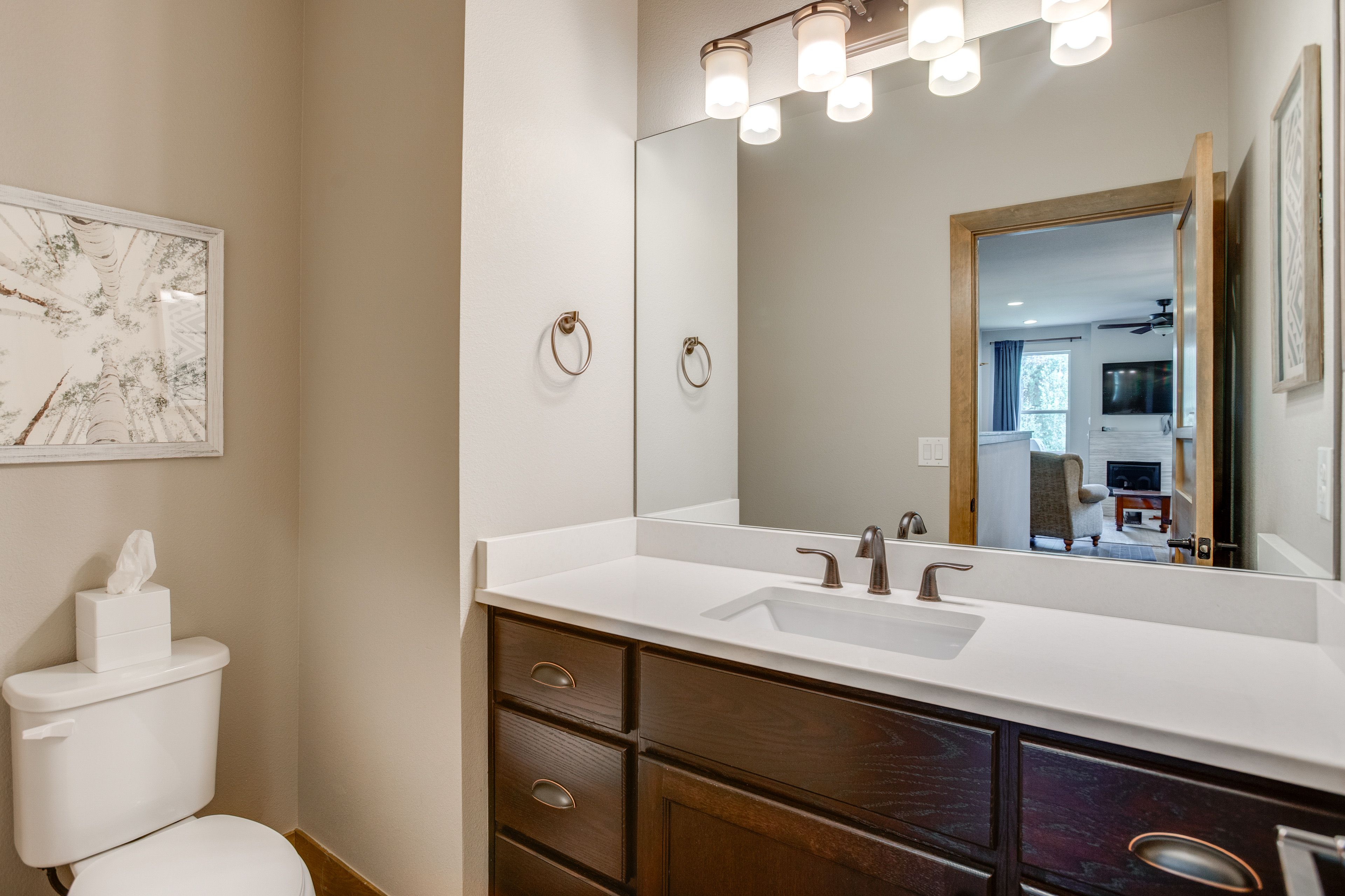 Half Bath | 2nd Floor