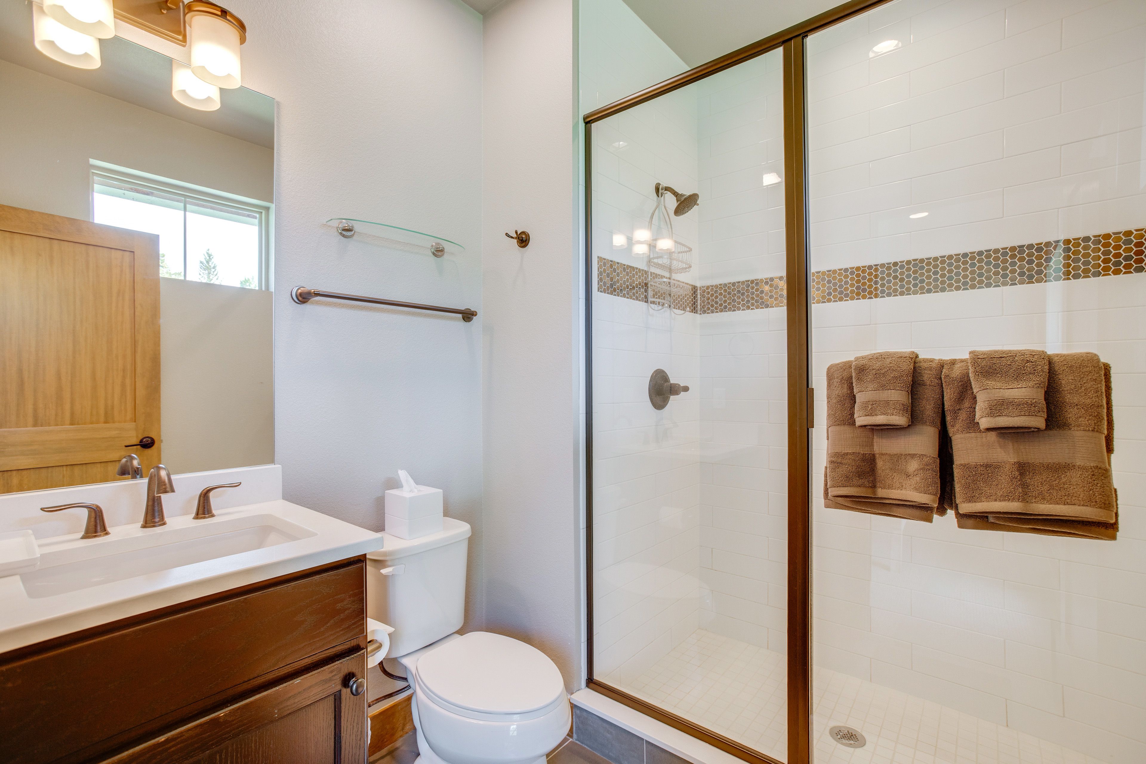 Full Bath | 3rd Floor
