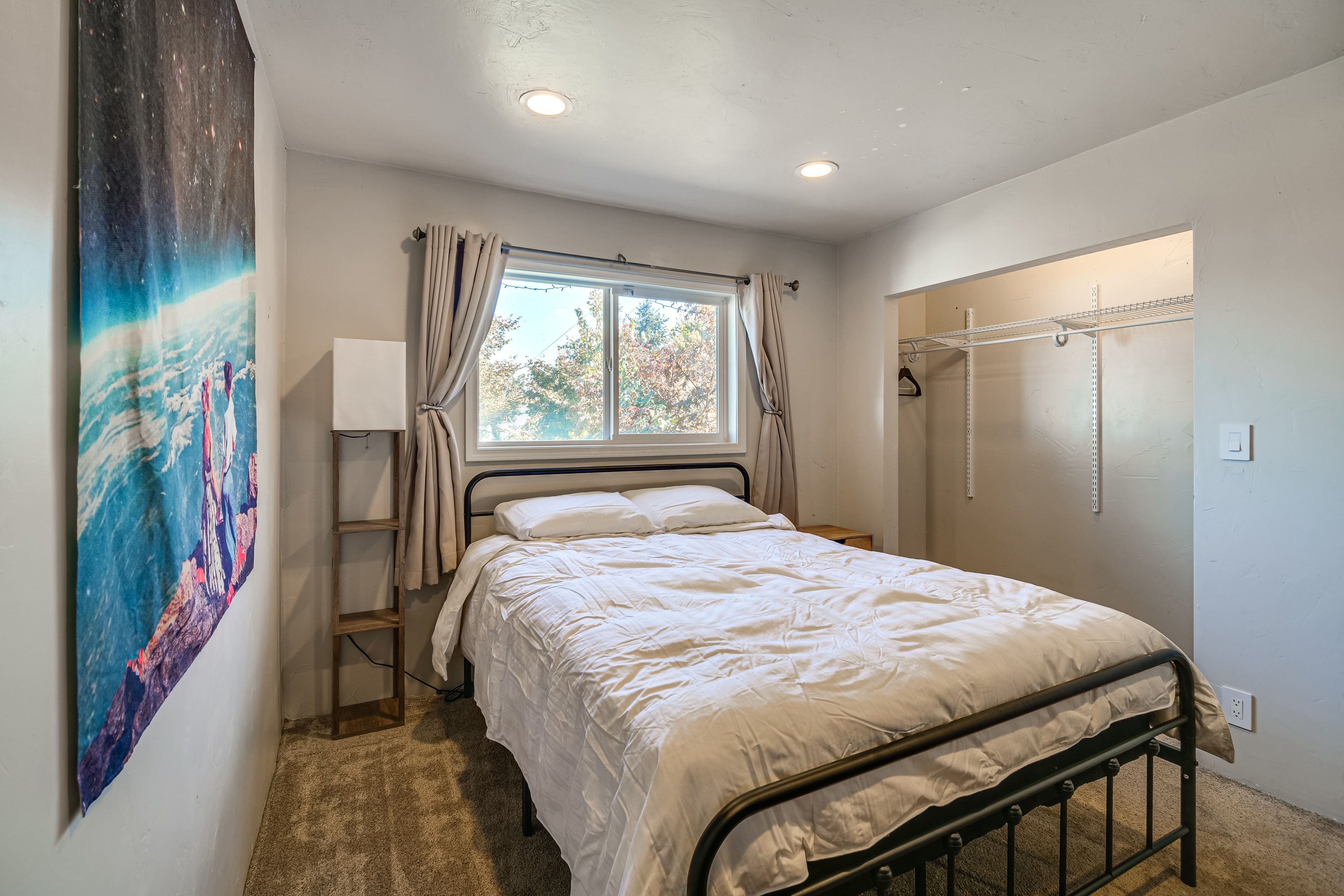 Bedroom 3 | Queen Bed