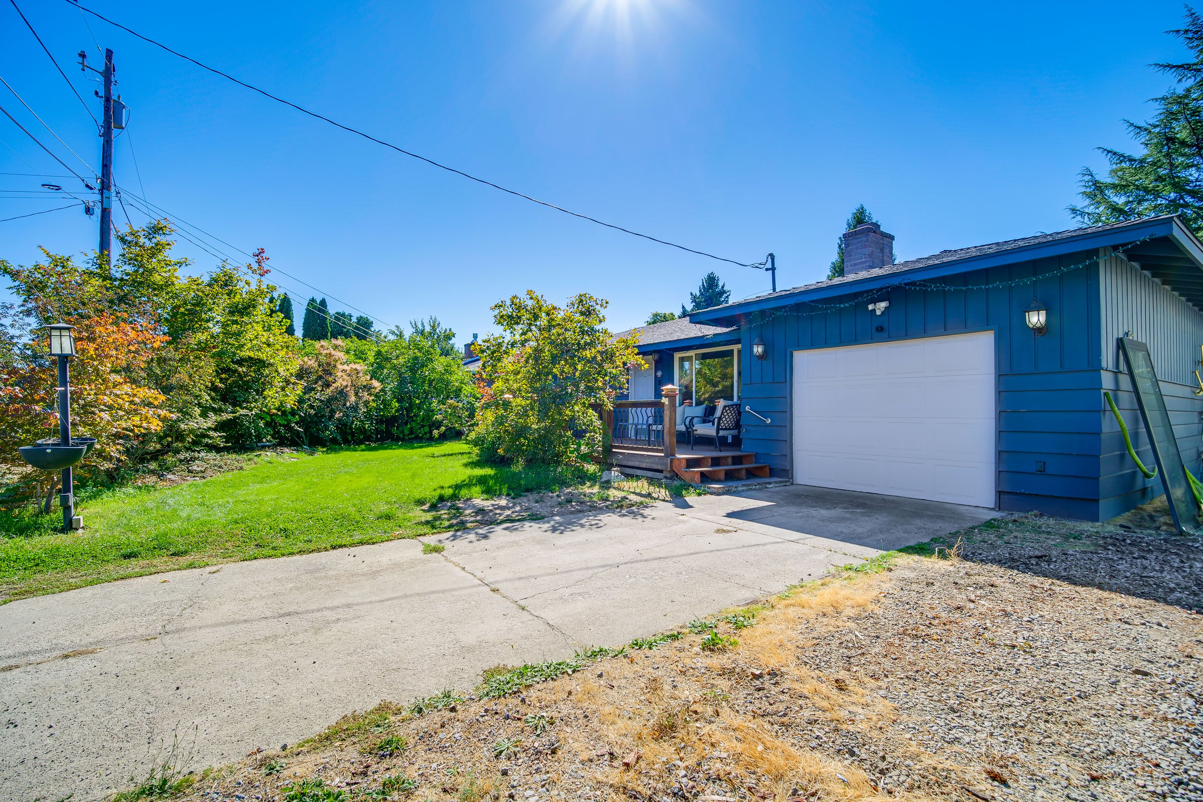 Exterior | Driveway (2 Vehicles)