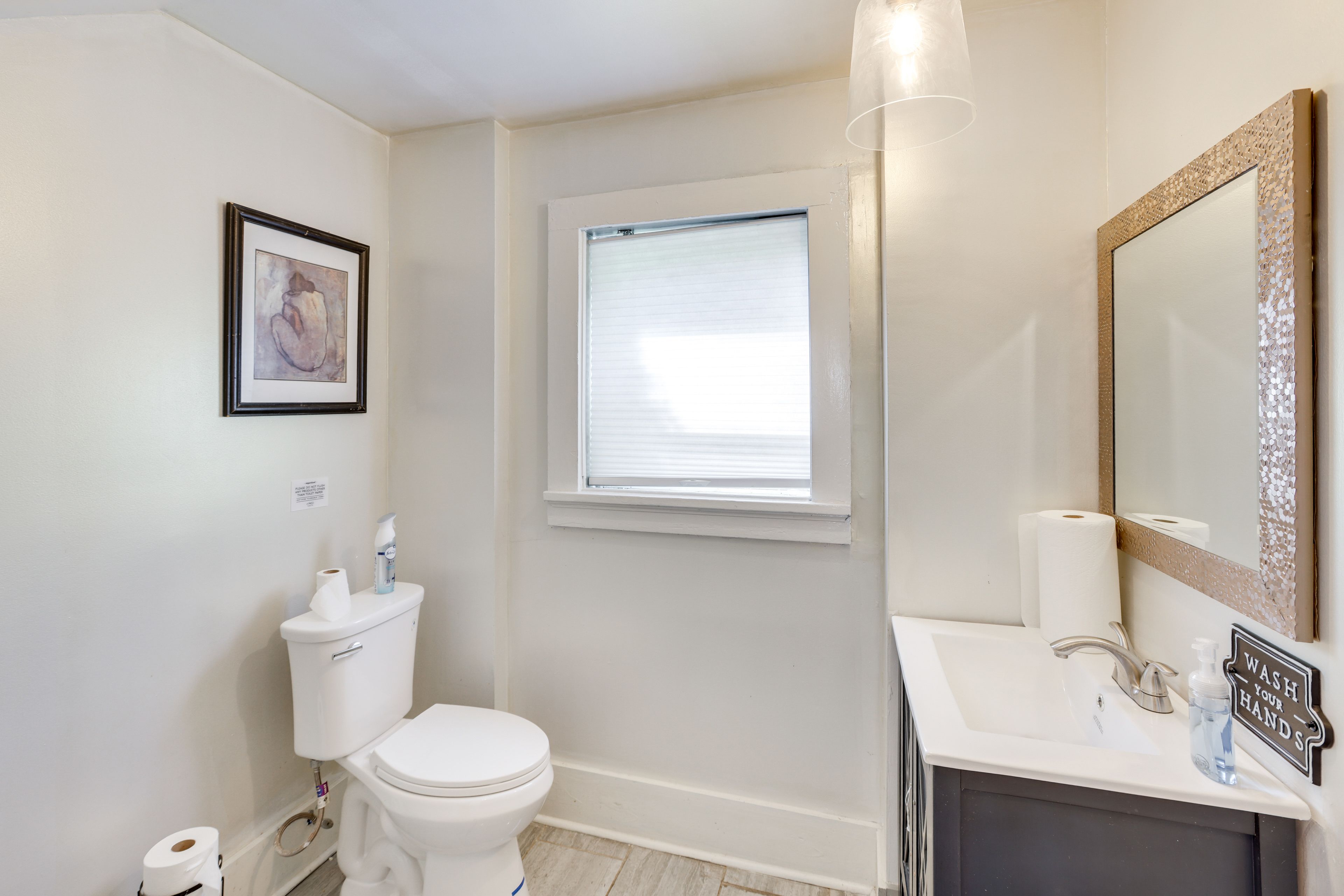 Half Bathroom | 1st Floor