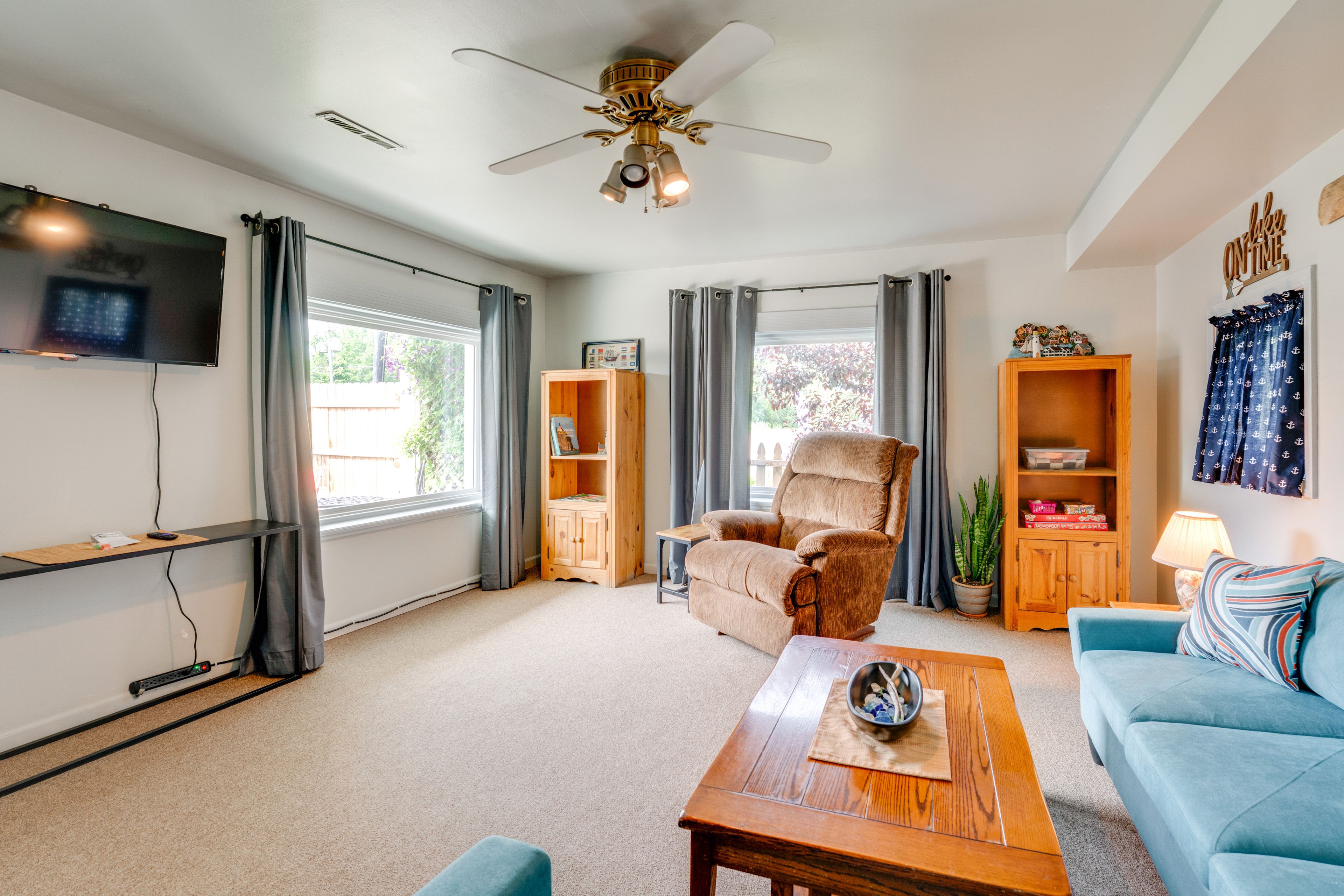 Living Room | 1st Floor | Smart TV | Free WiFi | Board Games