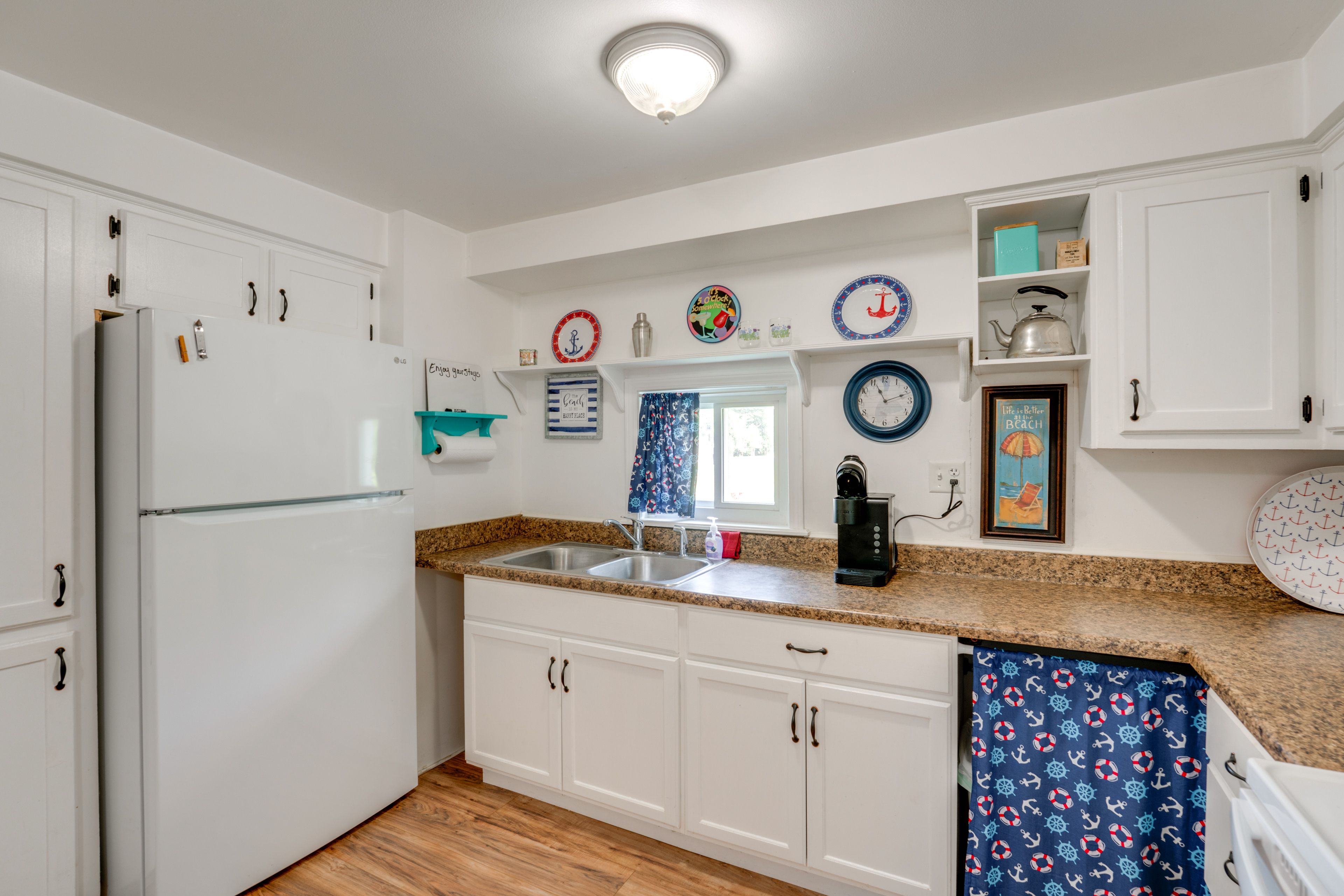 Kitchen | 1st Floor | Keurig Coffee Maker | Cooking Basics