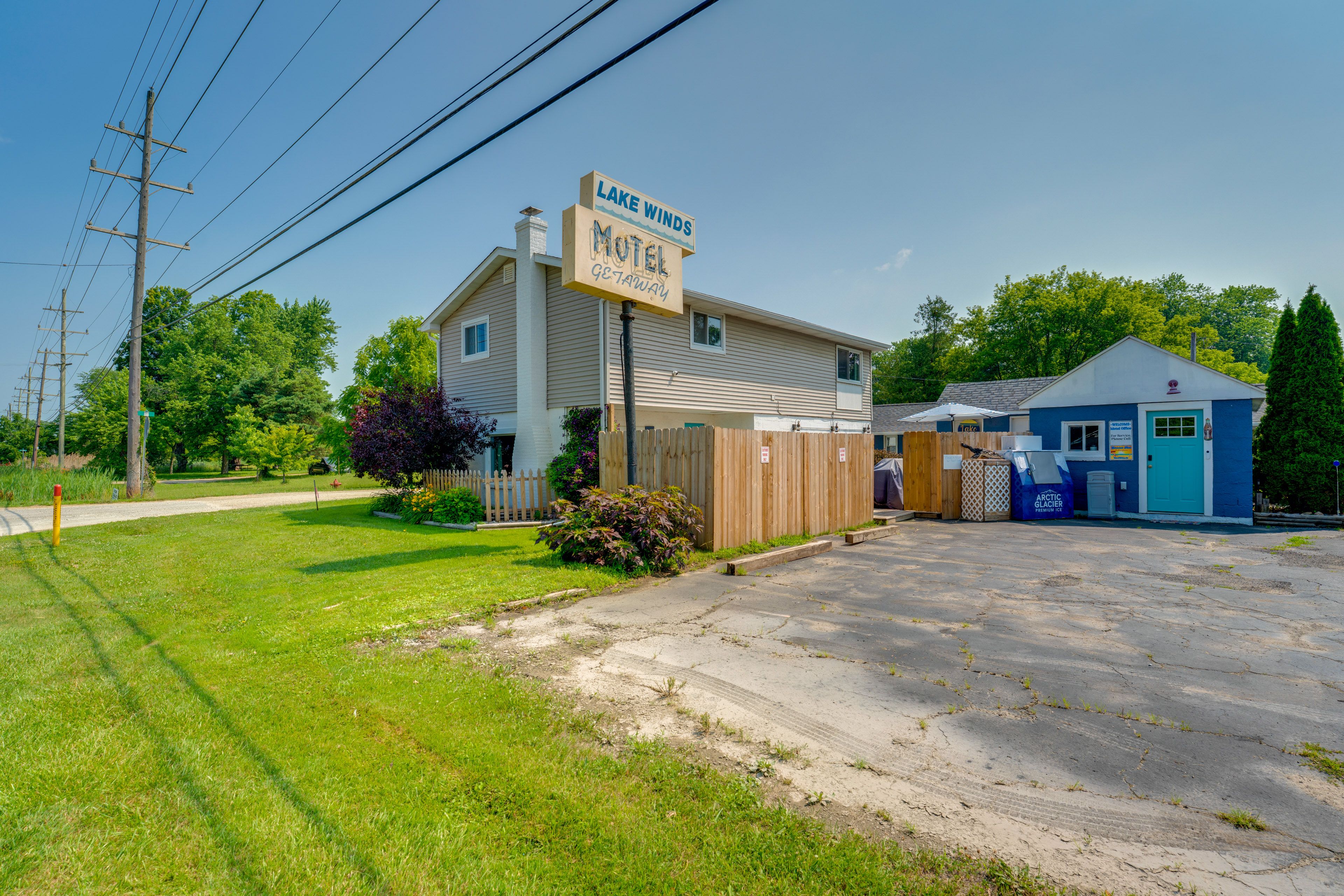Parking | Shared Lot (3 Vehicles)