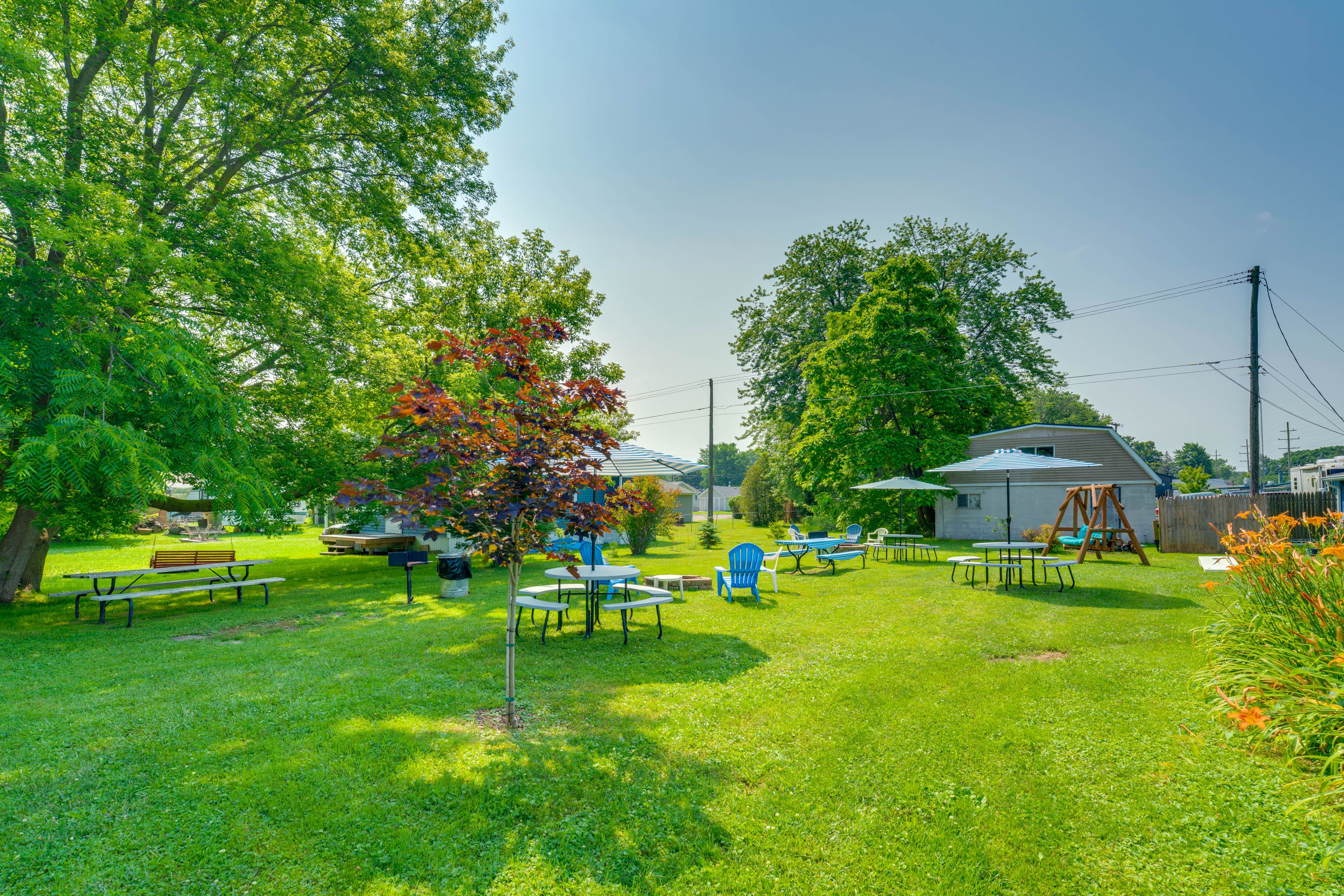 Shared Amenities | Picnic Area | Cornhole Boards