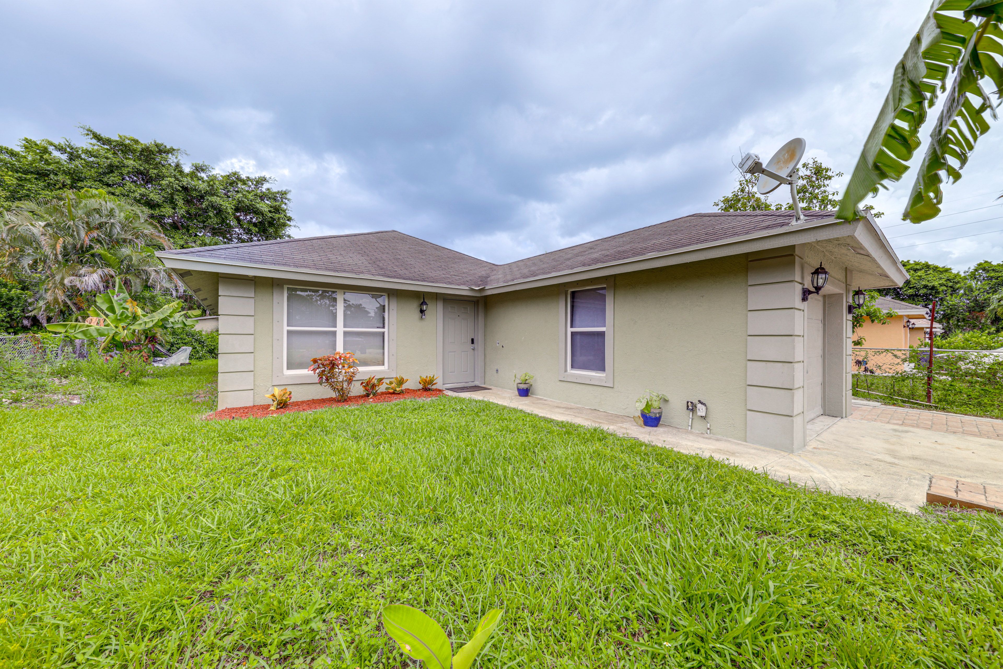 Property Exterior | Private Yard & Patio | Gas Grill