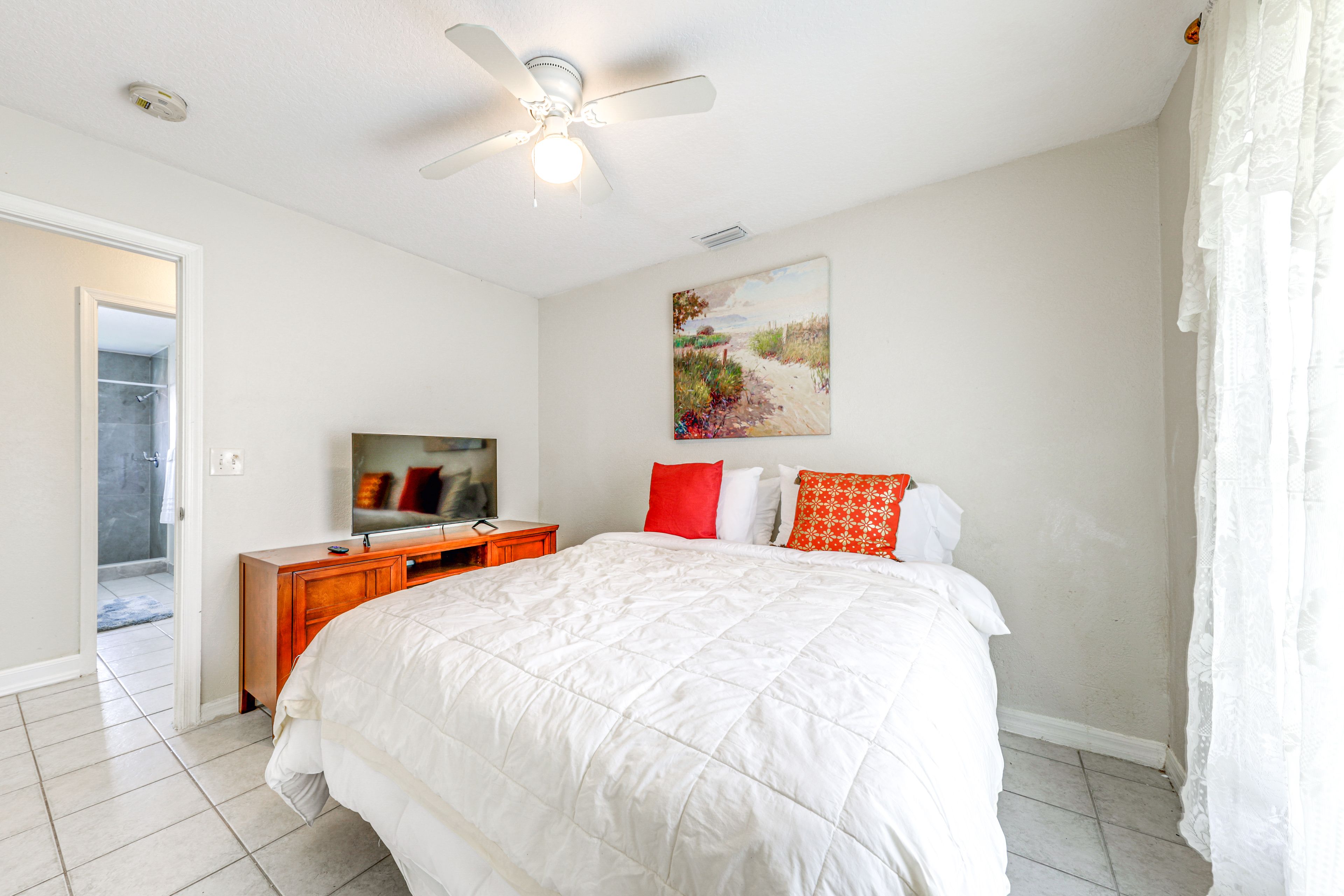Bedroom 4 | Queen Bed