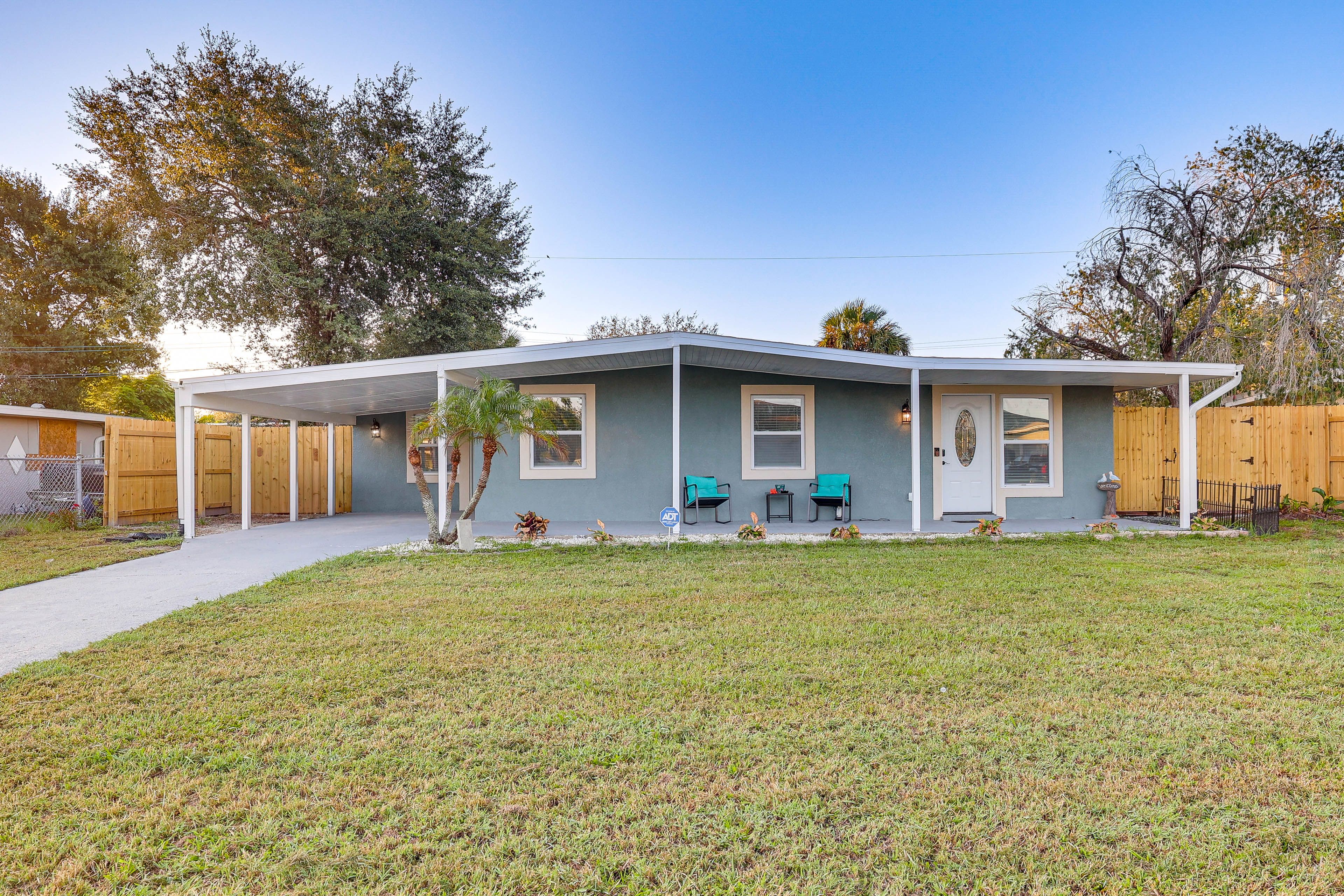 Exterior | Single-Story House | 3 Mi to the Manatee Viewing Center