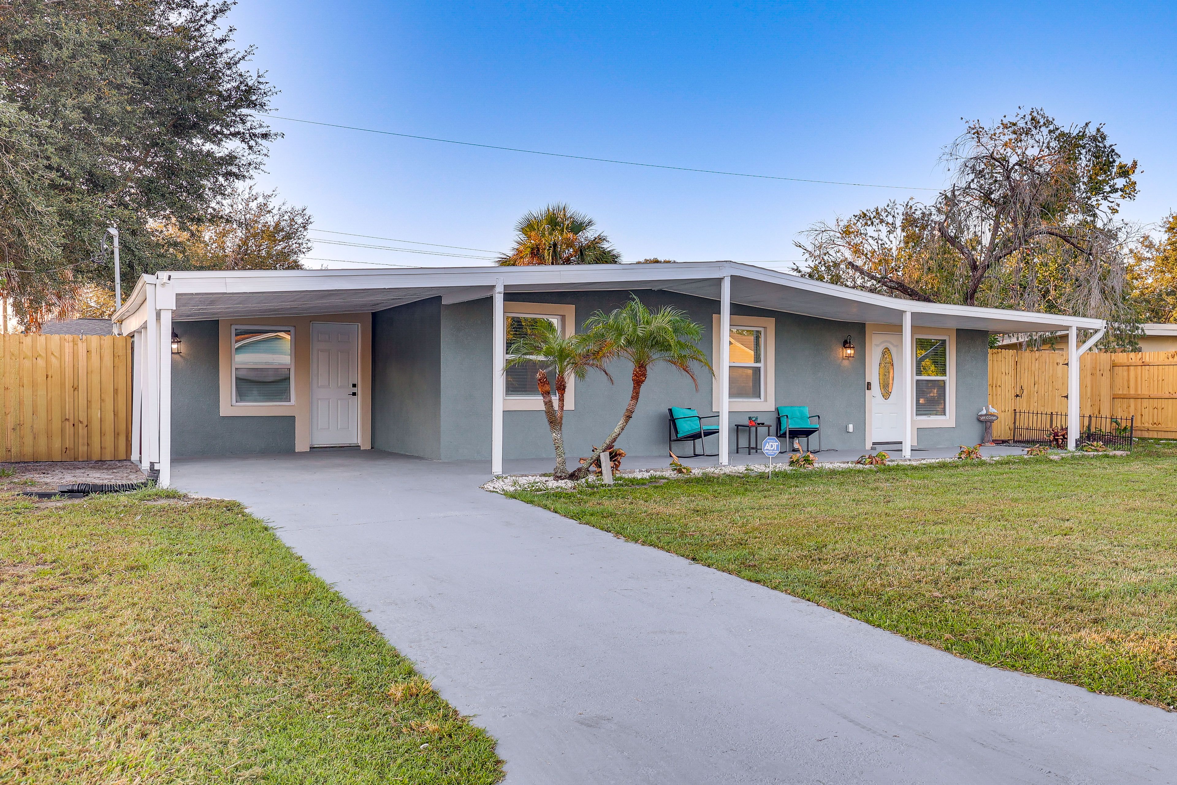 Parking | Driveway (3 Vehicles) | Free Street Parking