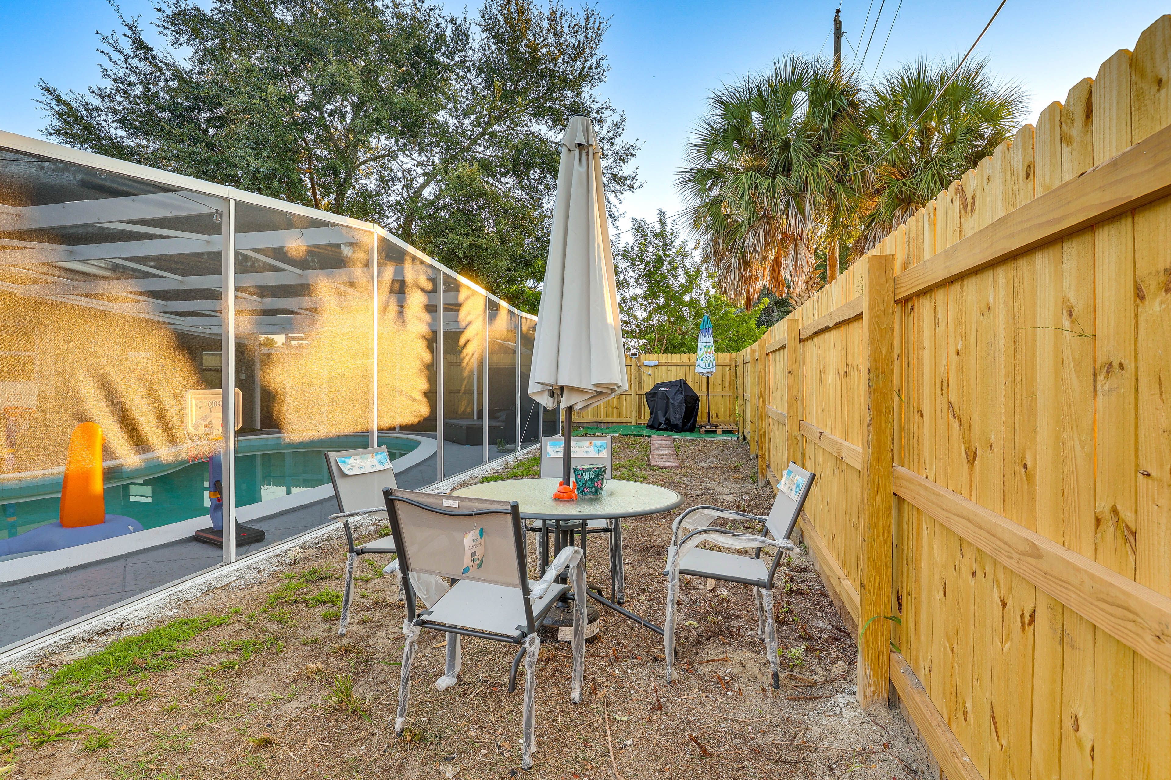 Fenced Backyard | Outdoor Dining | Gas Grill
