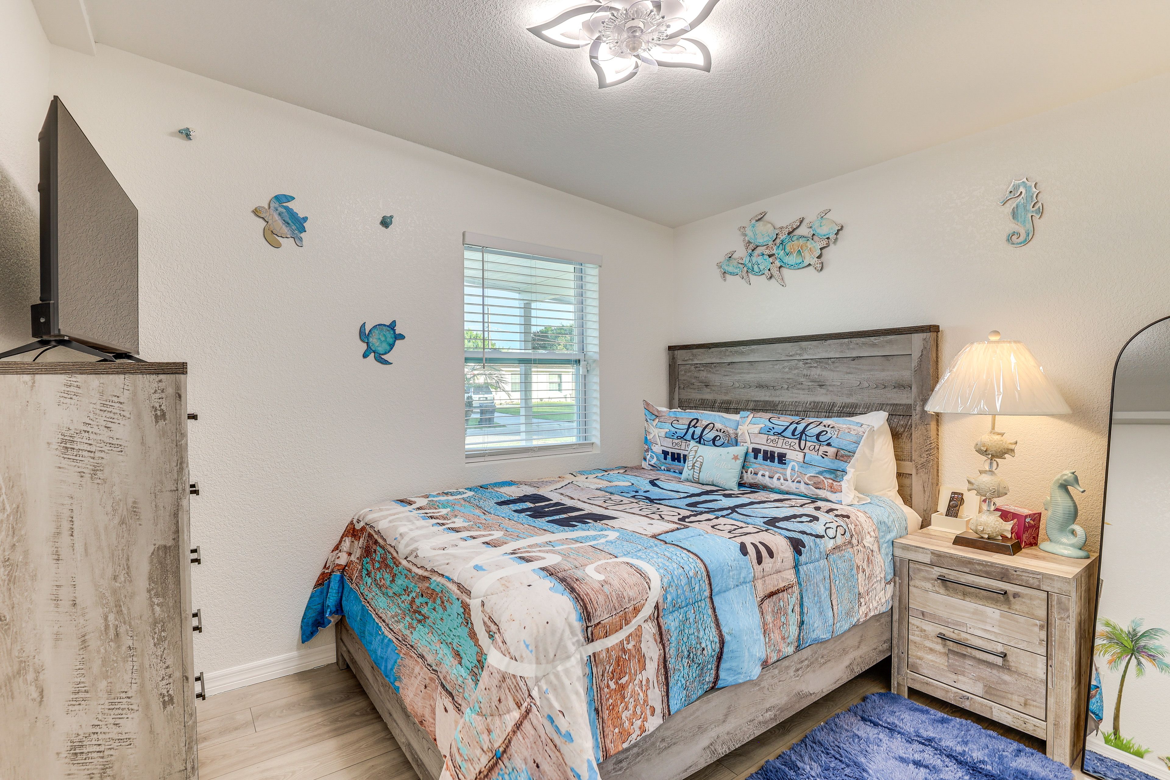 Bedroom 2 | Queen Bed | Smart TV