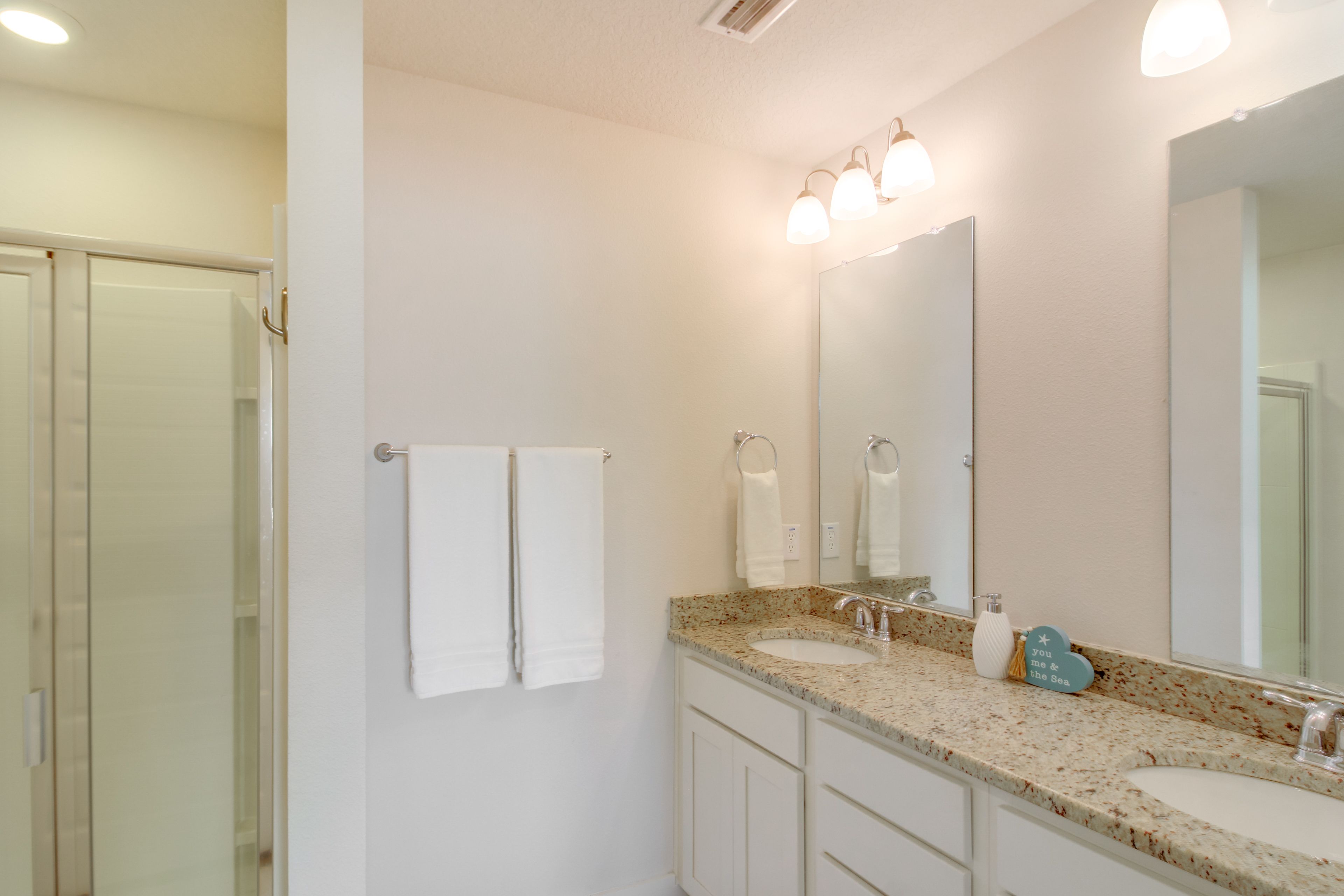 En-Suite Bathroom | 2nd Floor