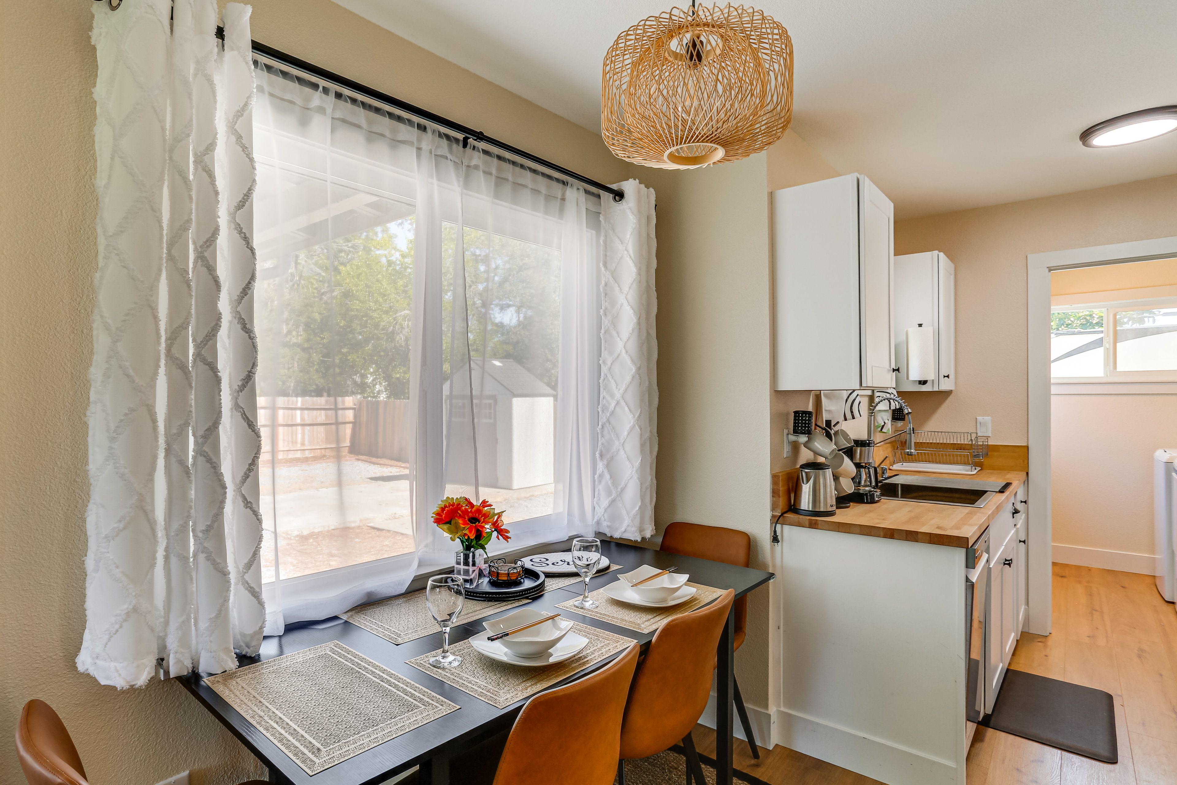Dining Area | Dishware & Flatware