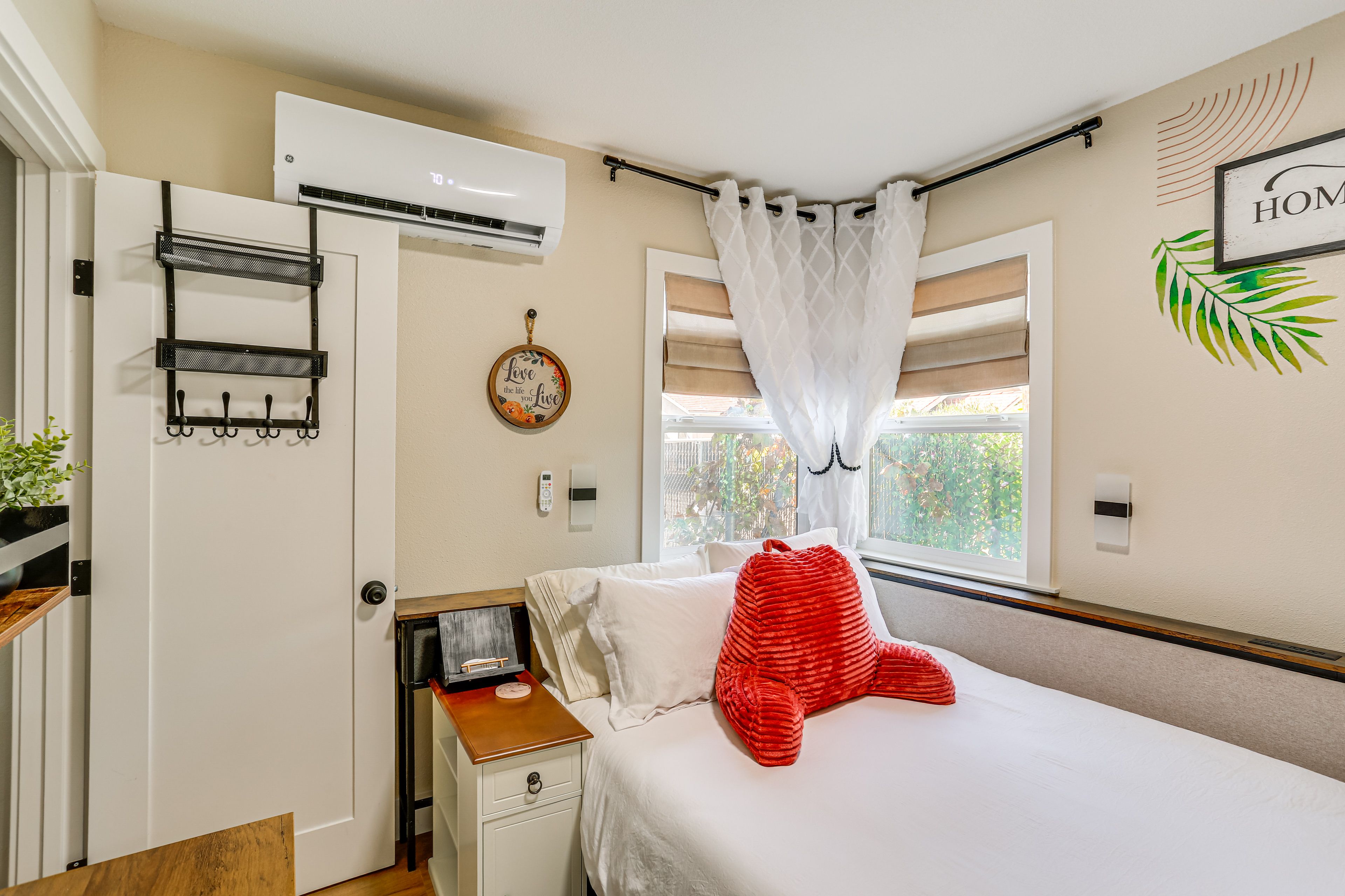 Bedroom 1 | Full Bed | Linens