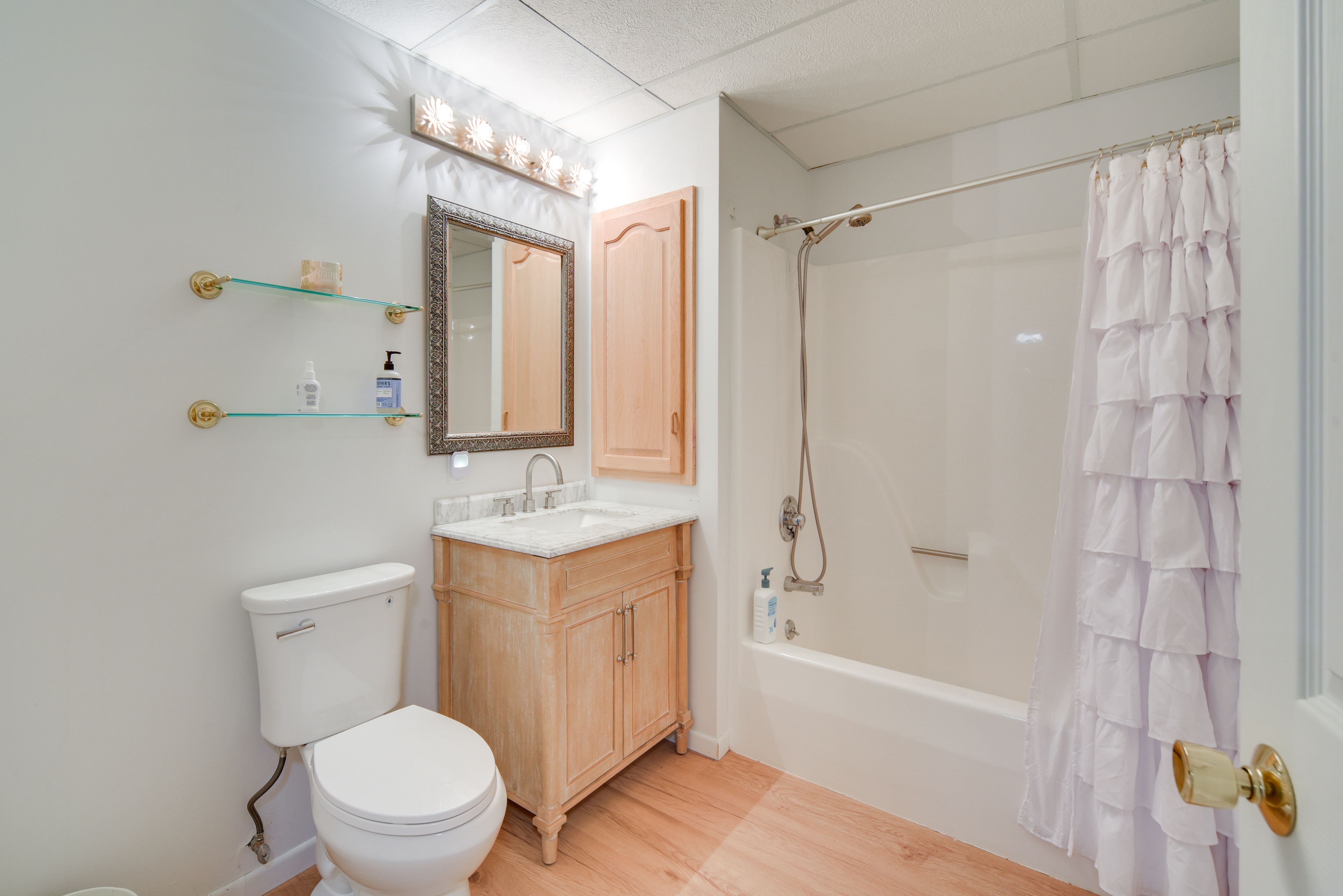 Bathroom | Towels Provided | Lower Level