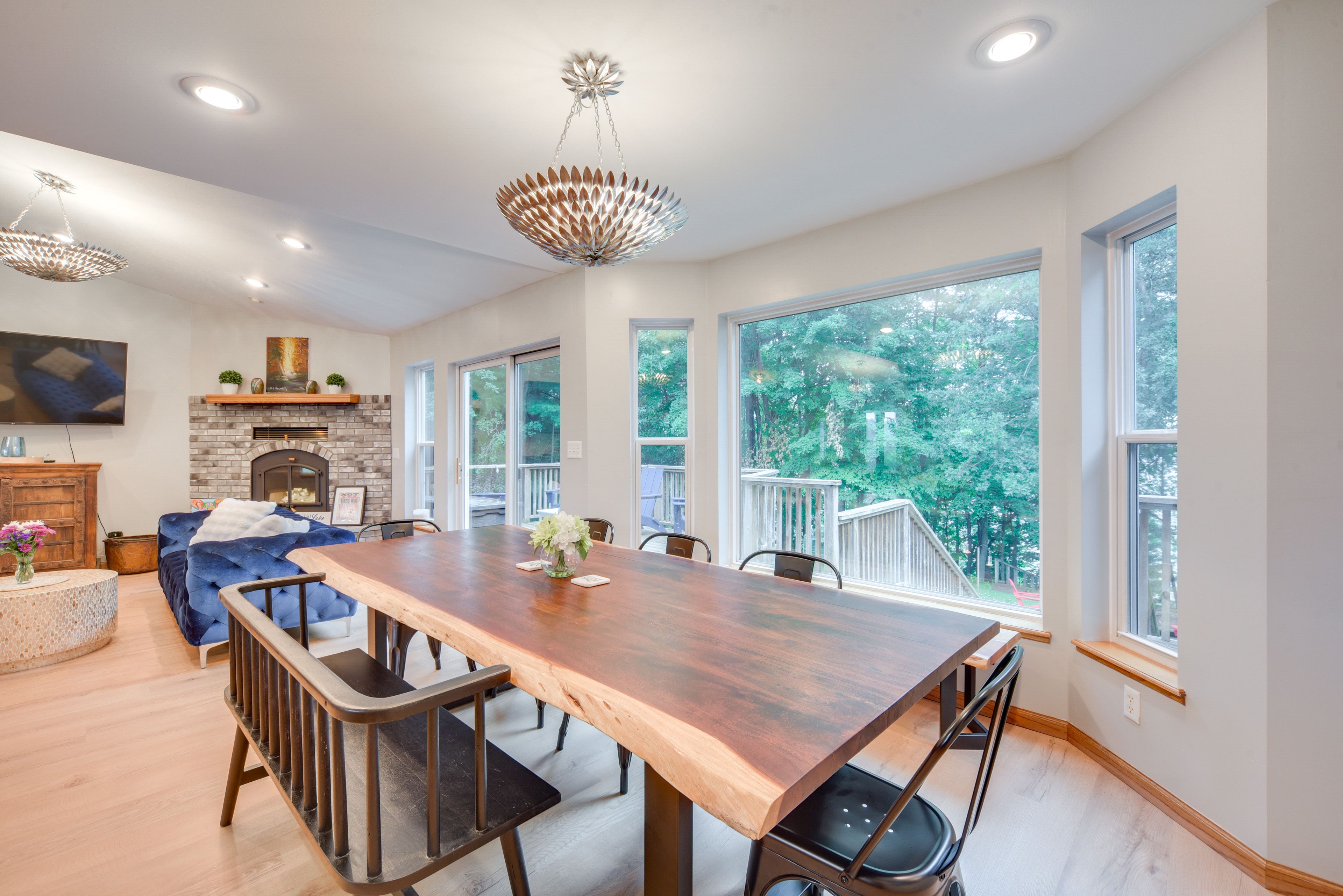 Main Dining Area | Dishware/Flatware Provided | Main Level