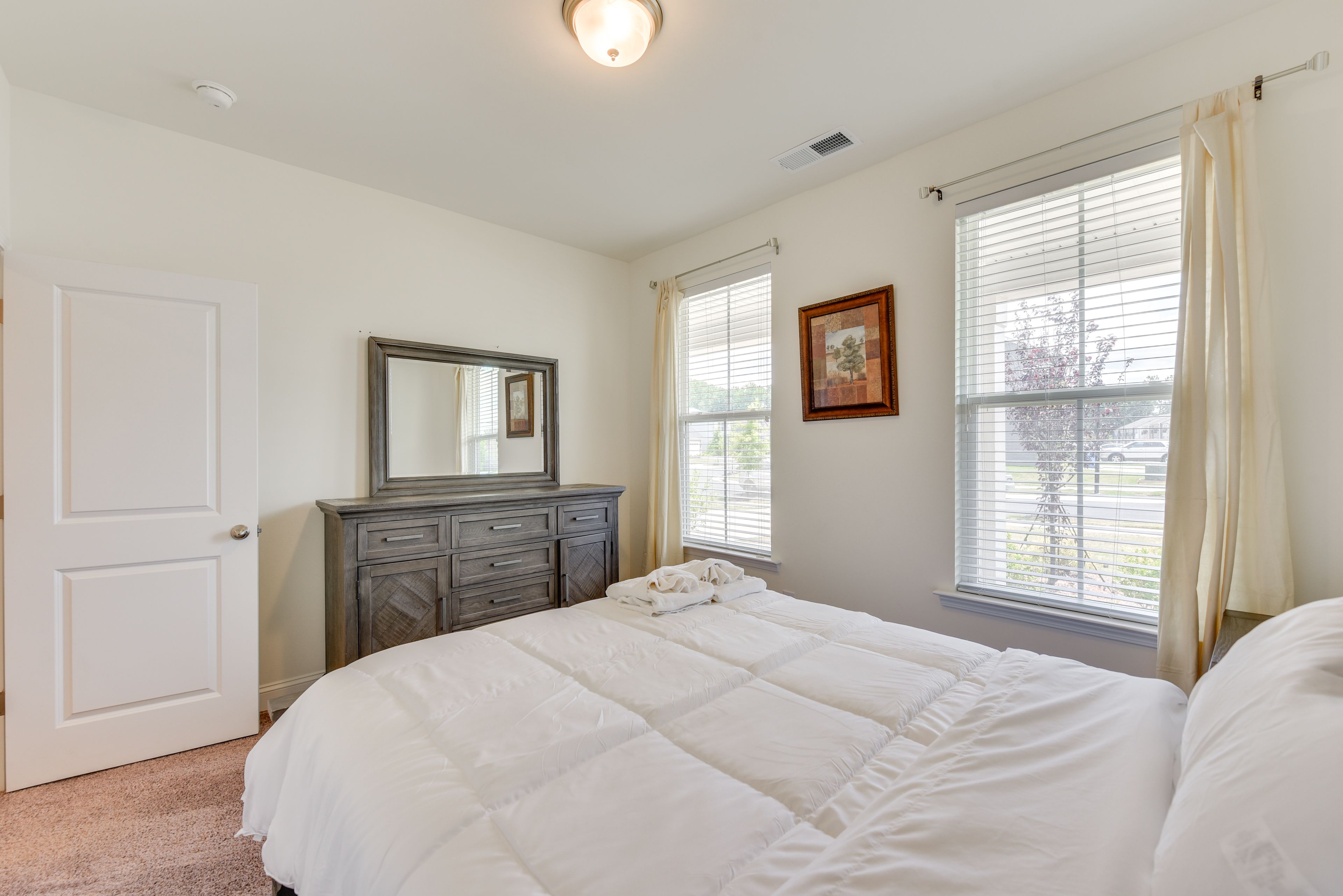 Bedroom 1 | 1st Floor | Queen Bed | Linens Provided