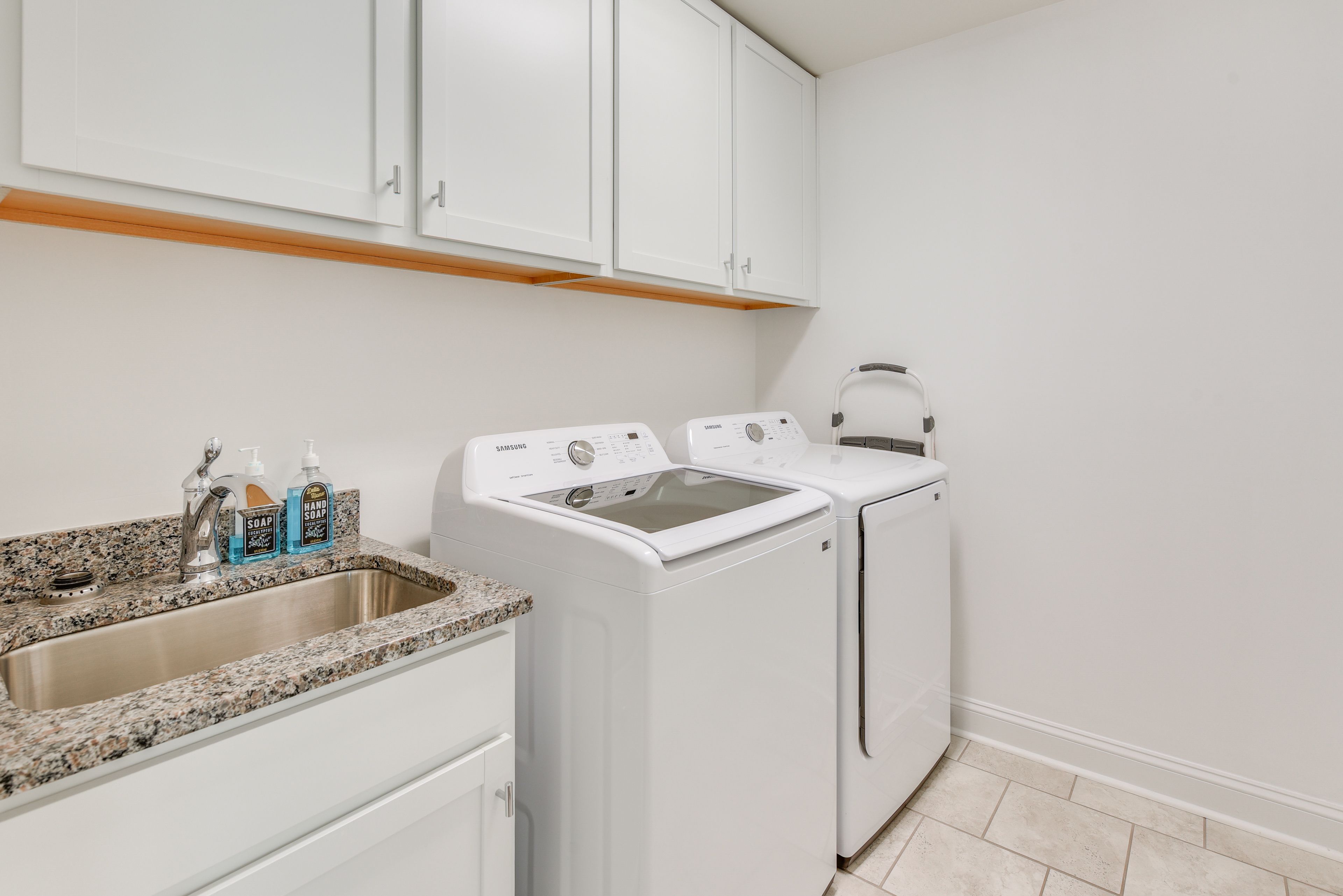 Laundry Area | 2nd Floor | Washer/Dryer | Hangers