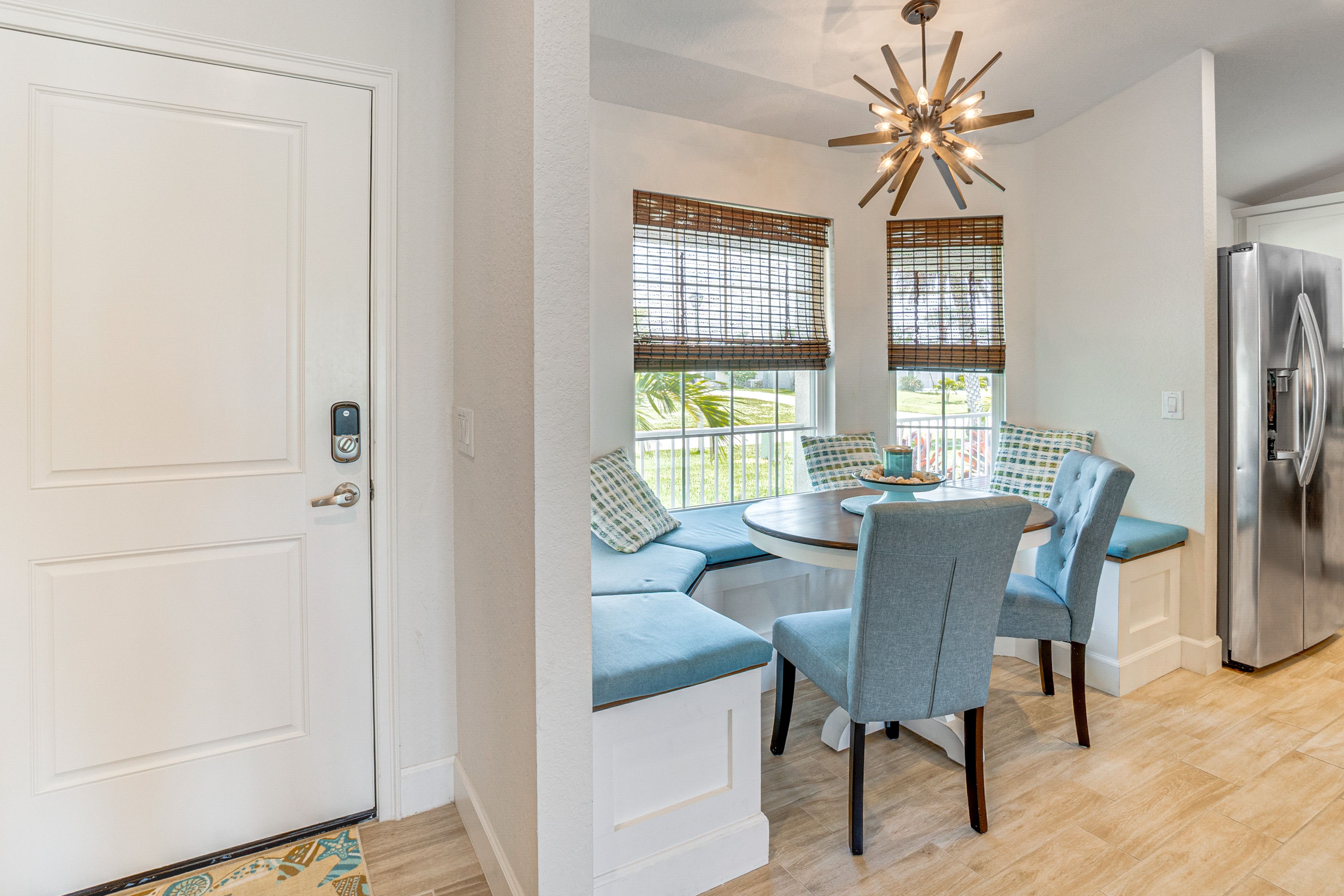 Dining Area | Dining Table | Dishware/Flatware