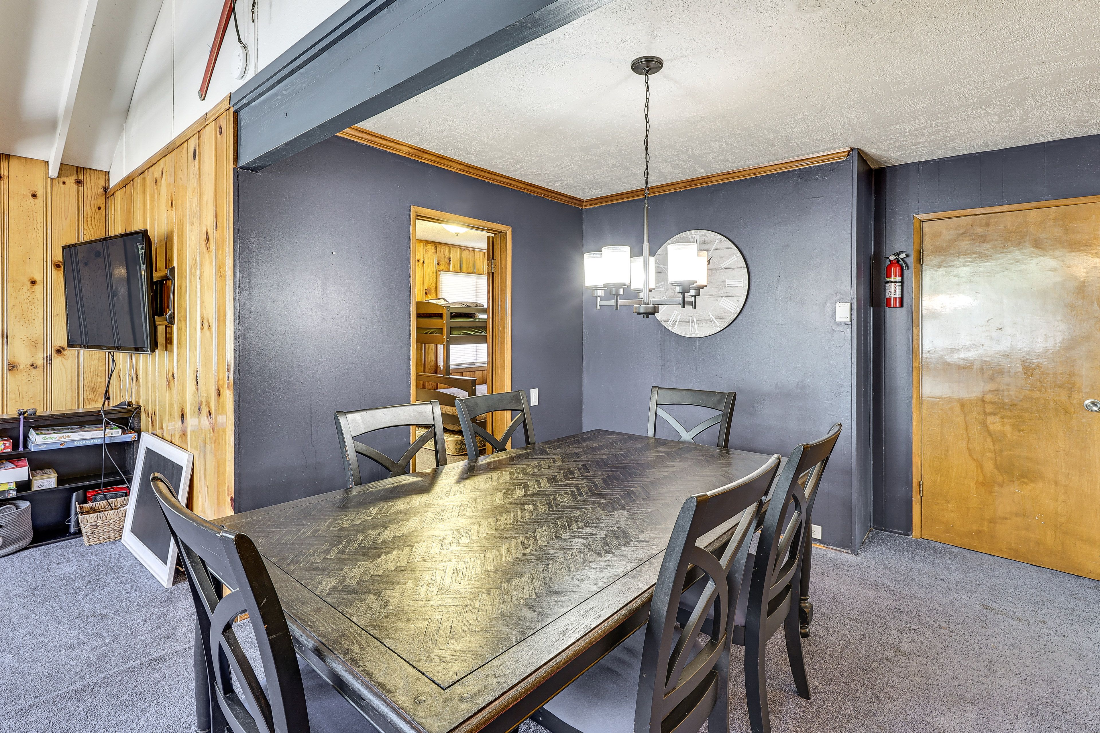 Formal Dining Table | Dishware/Flatware | Main Floor