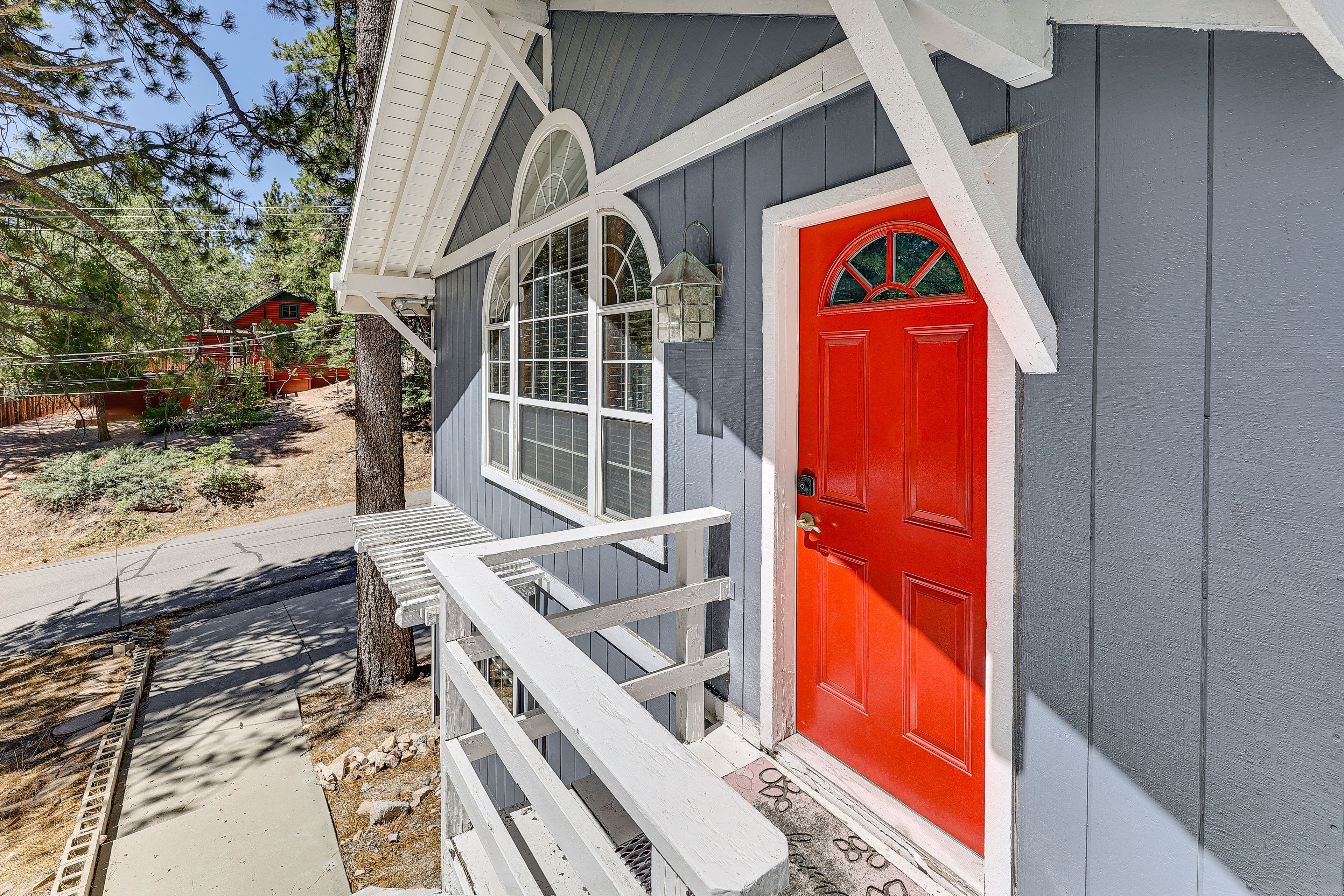 Cabin Exterior | Keyless Entry