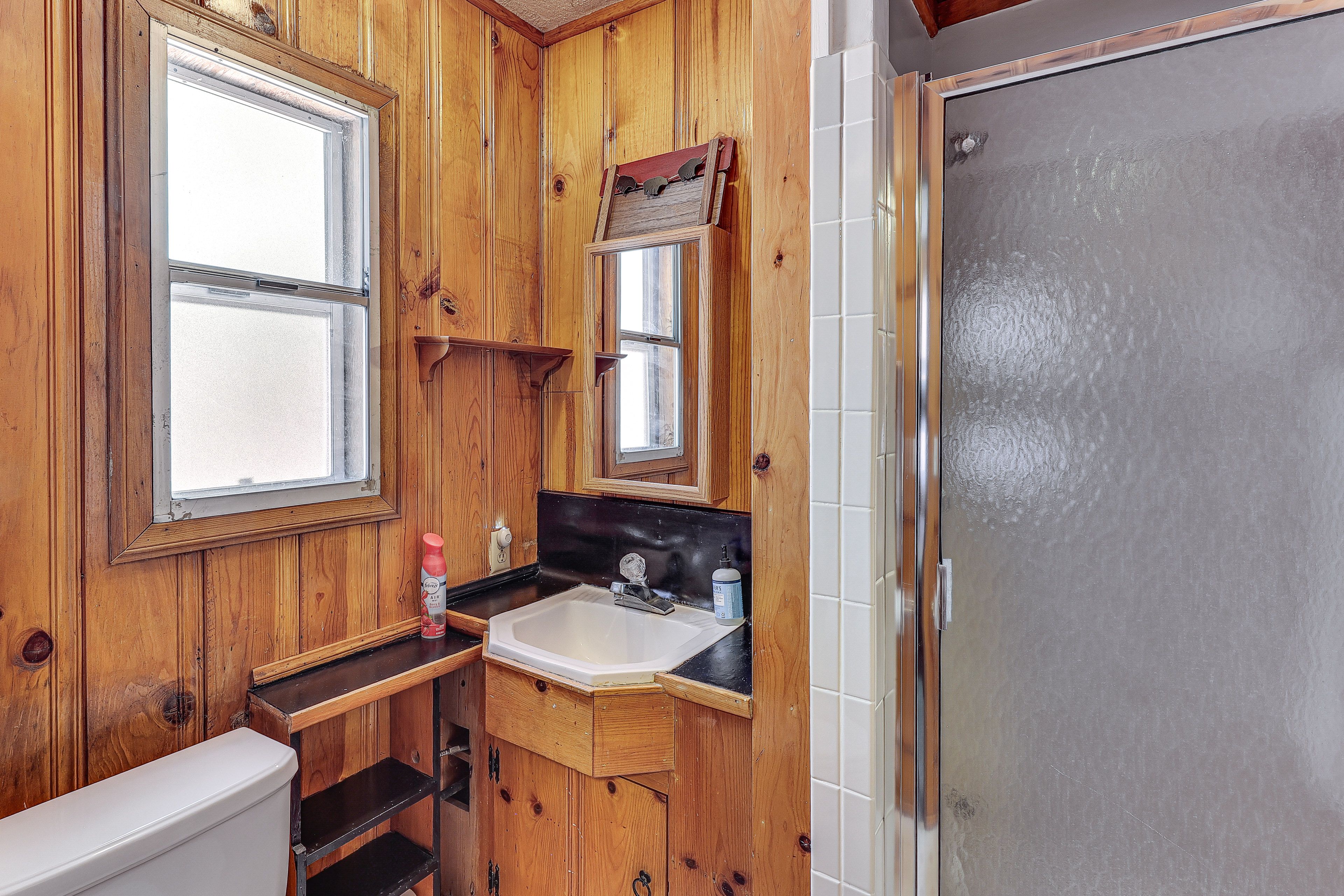 Full Bathroom | Main Floor