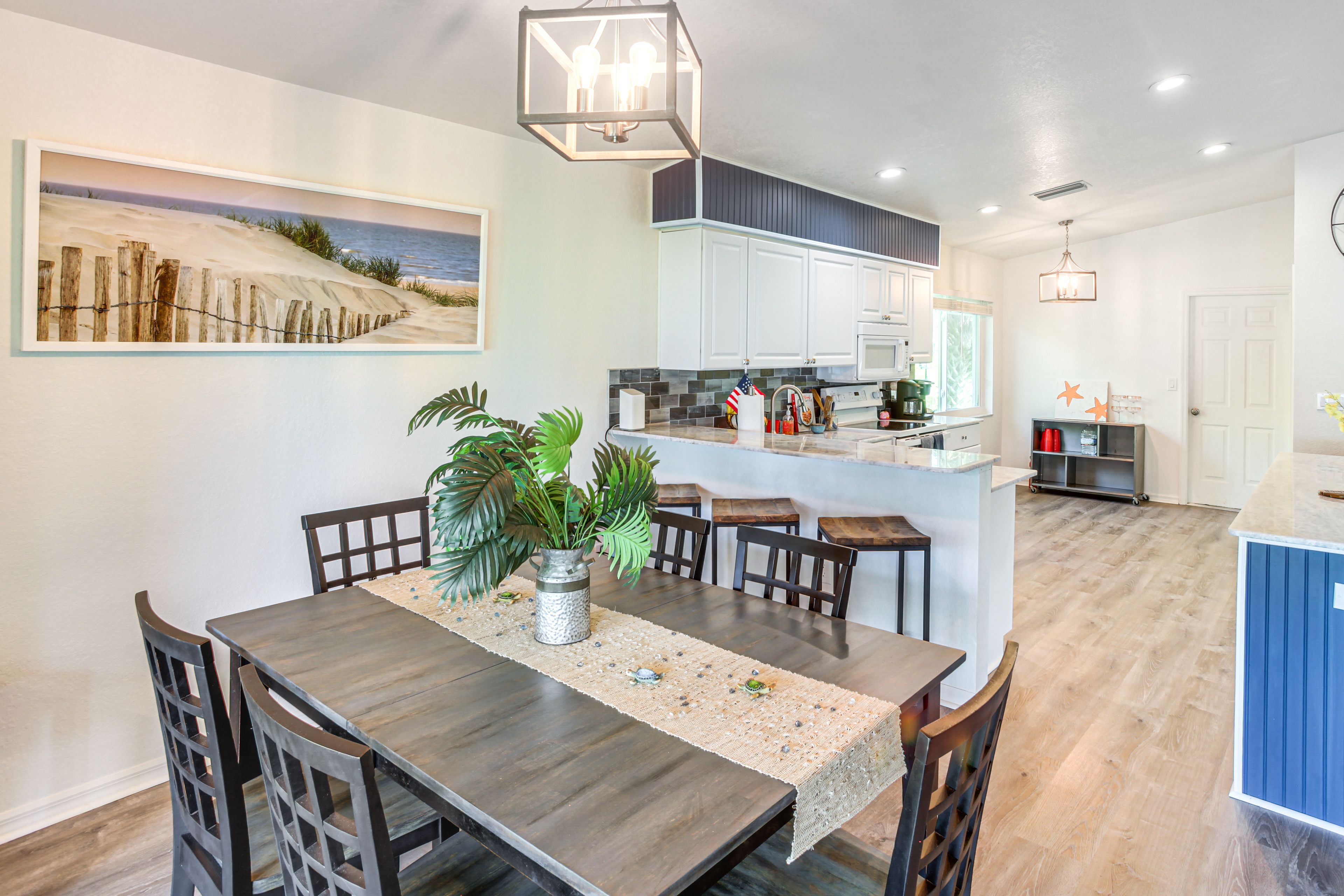 Dining Area | Dining Table | Dishware/Flatware