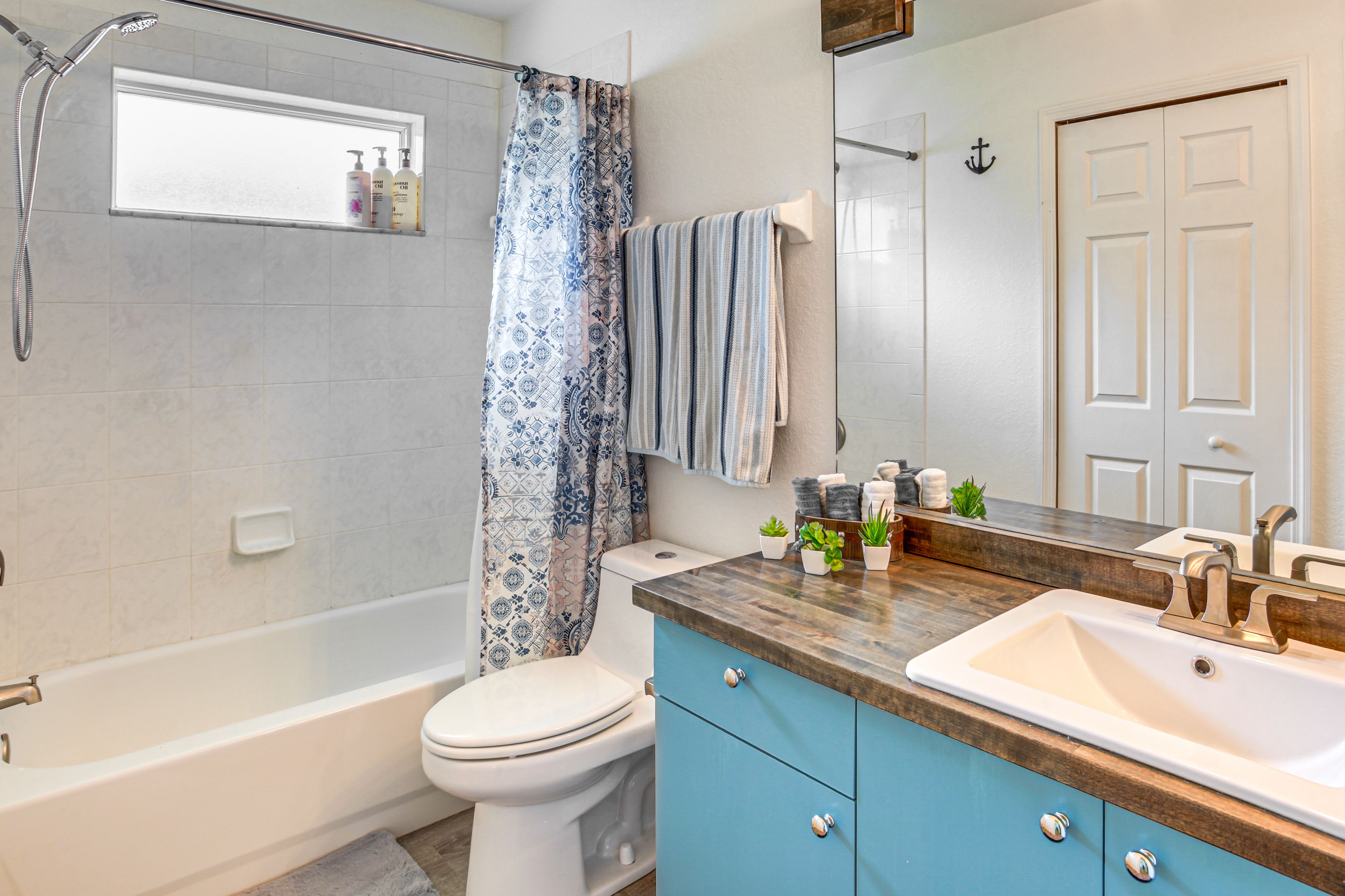 Full Bathroom