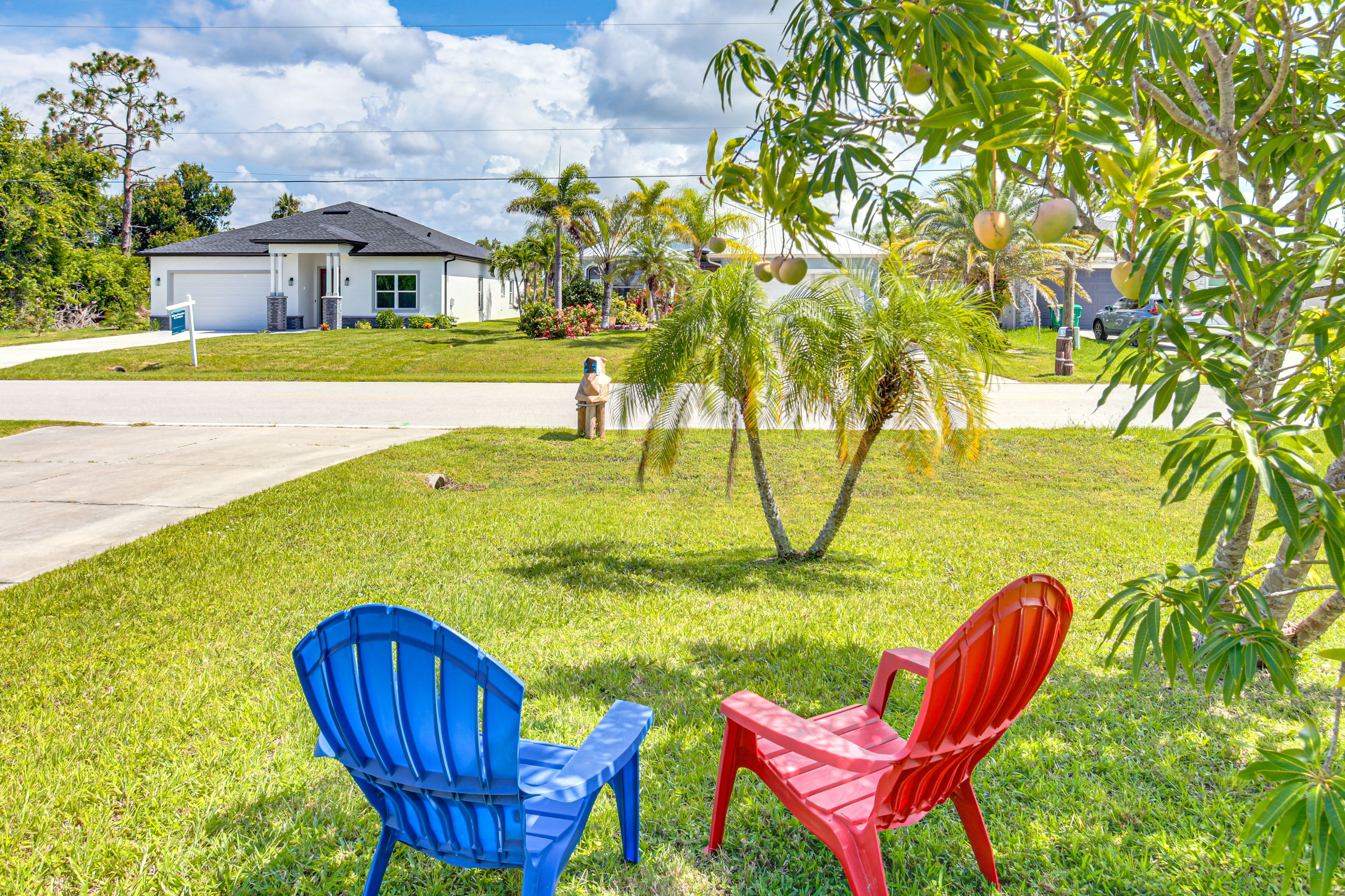 Exterior | Front Yard | Outdoor Seating