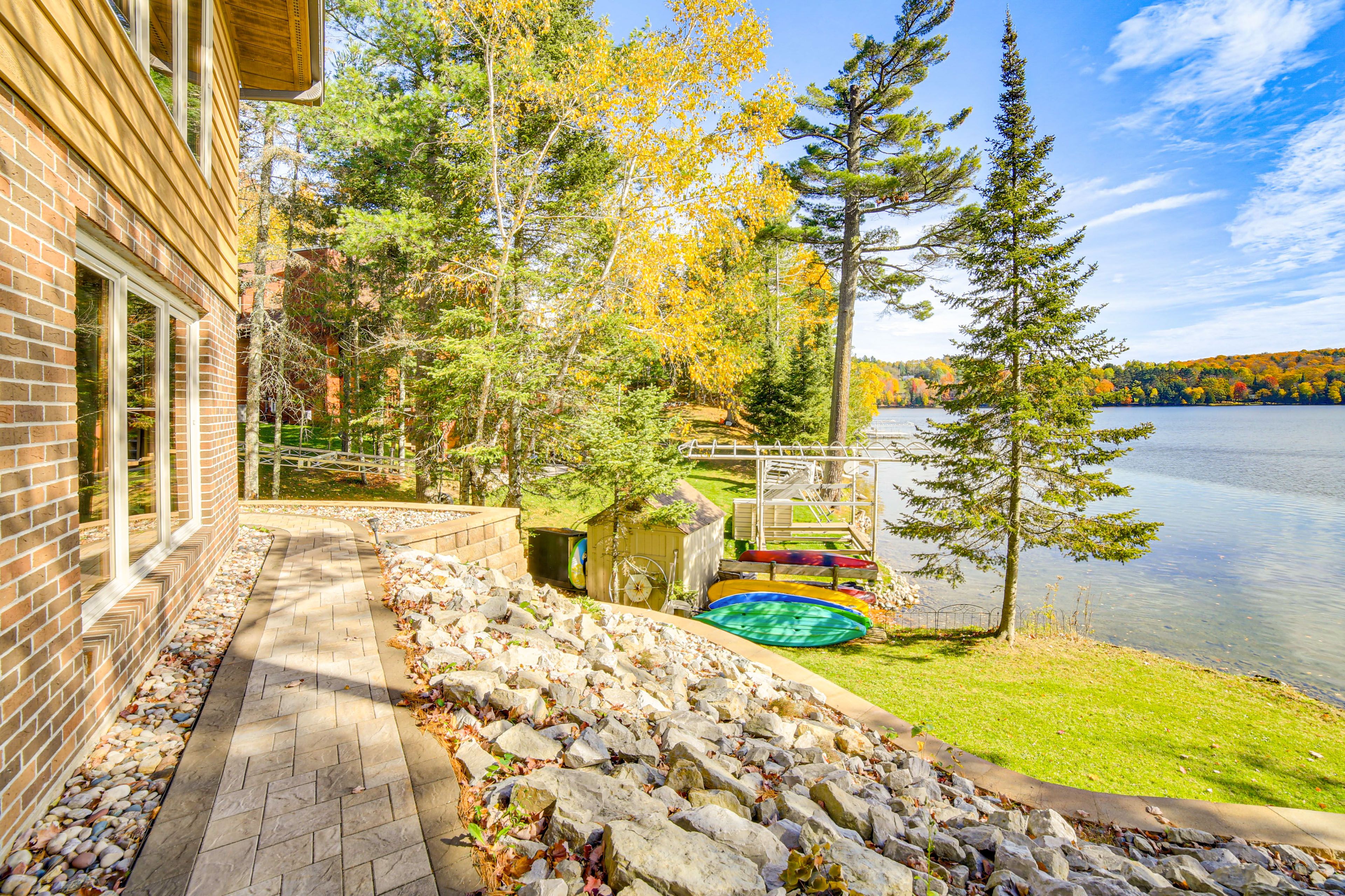 House Exterior | Kayaks | Private Backyard
