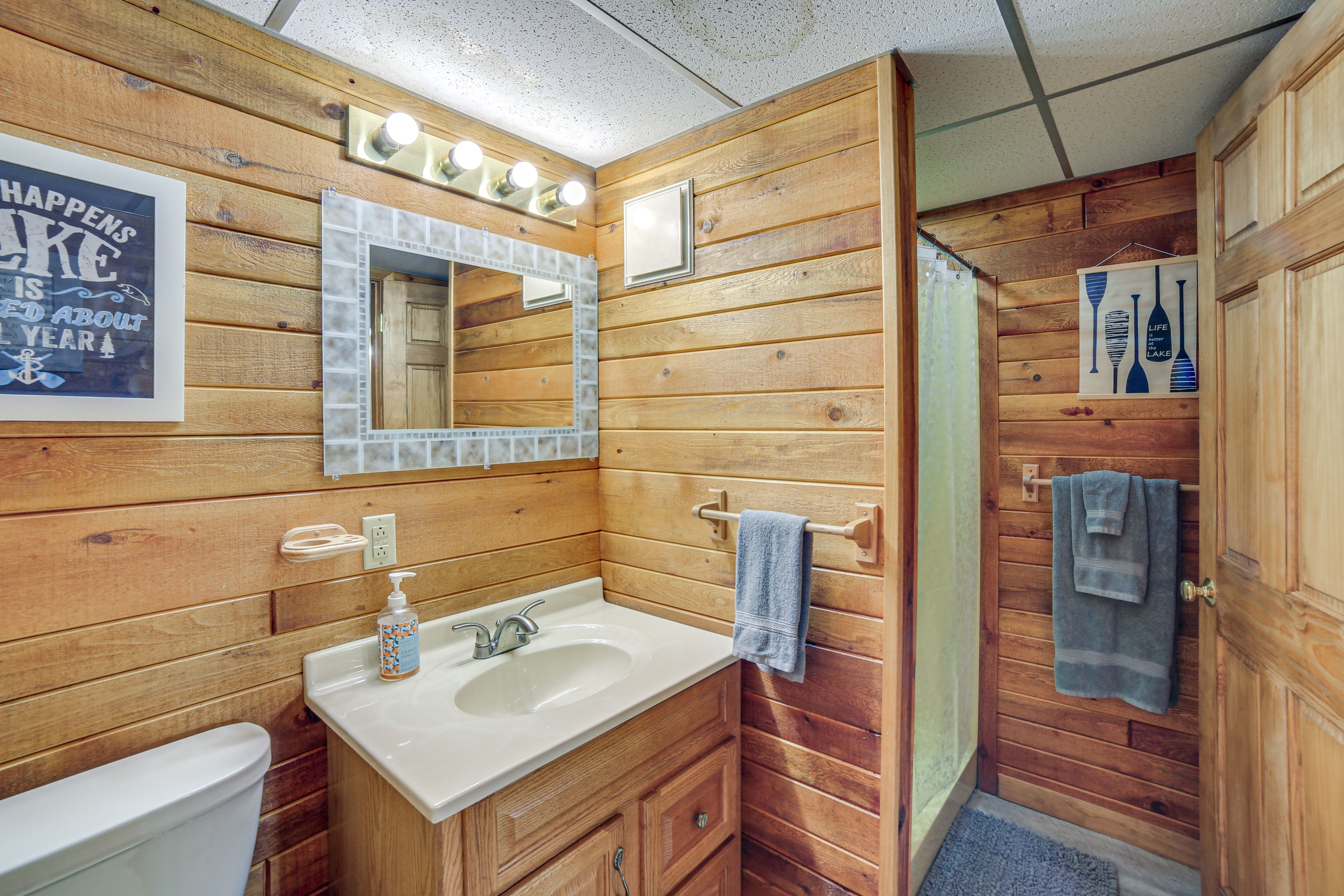 Full Bathroom | Lower Floor