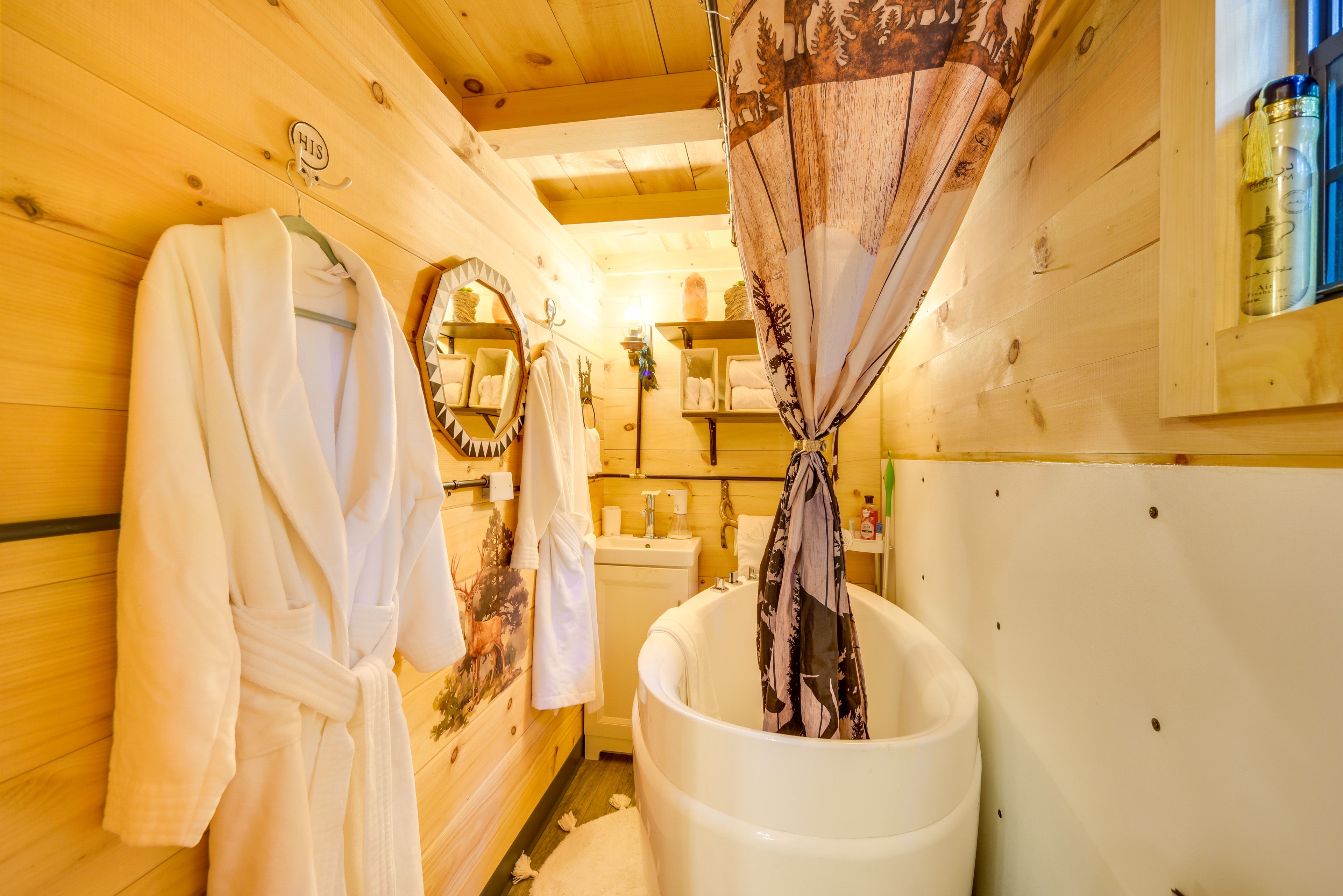 Half Bath | Soaking Tub (Unavailable, Oct 15th-April 20th) | 1st Floor