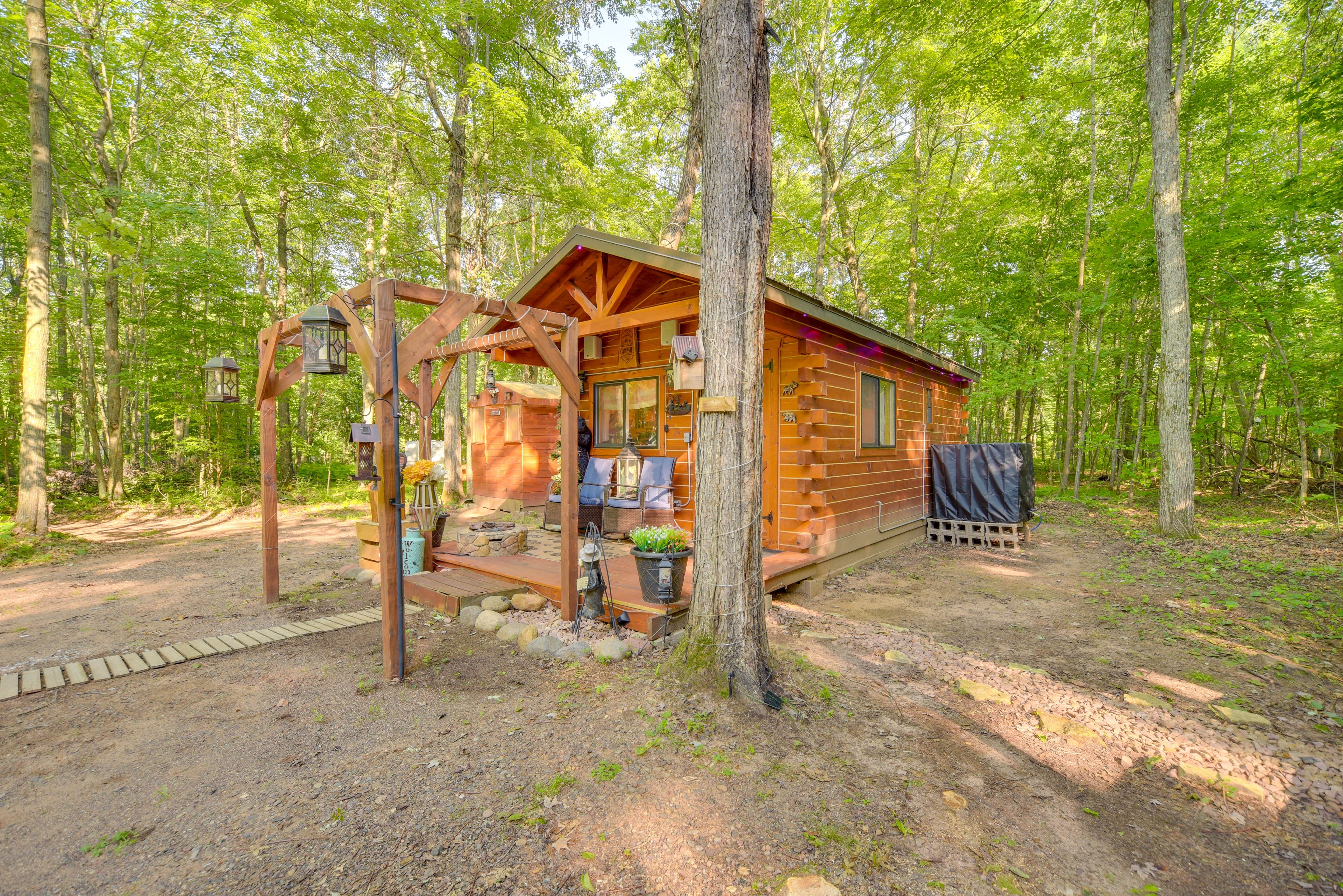 Exterior | Front Porch