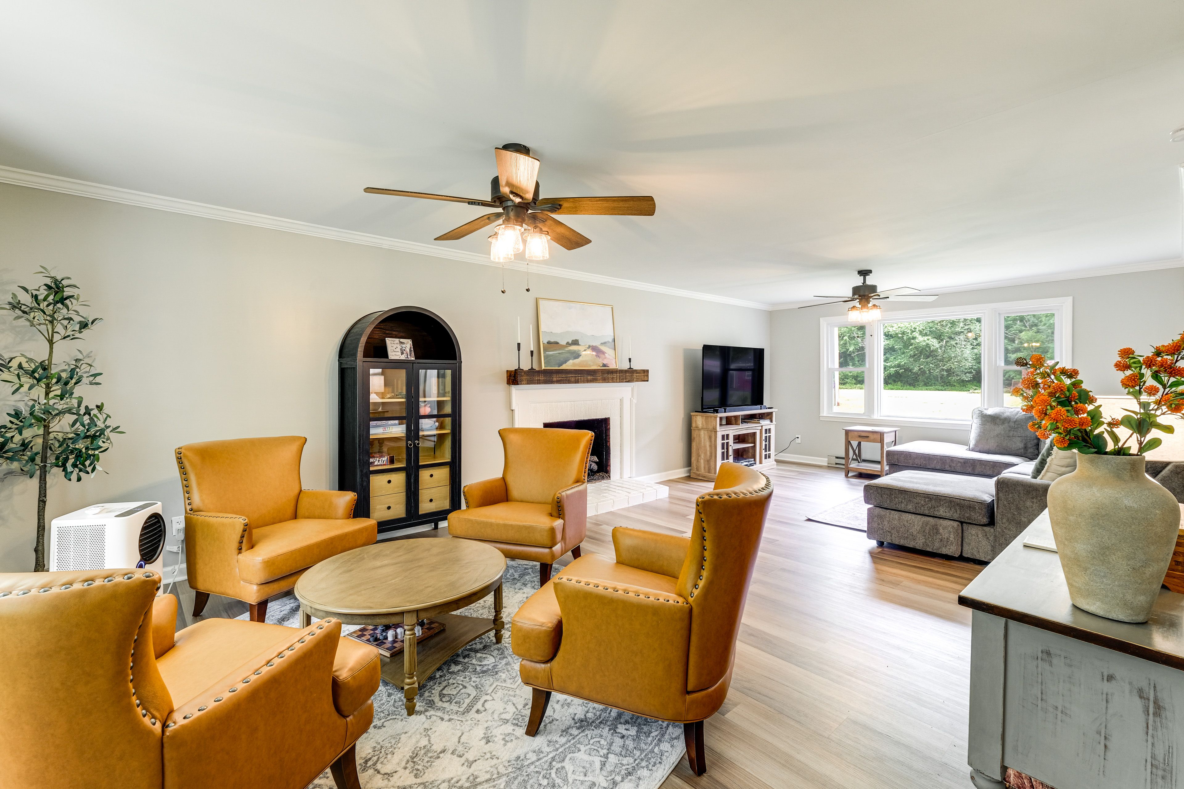 Living Room | Board Games | Smart TV | Free WiFi