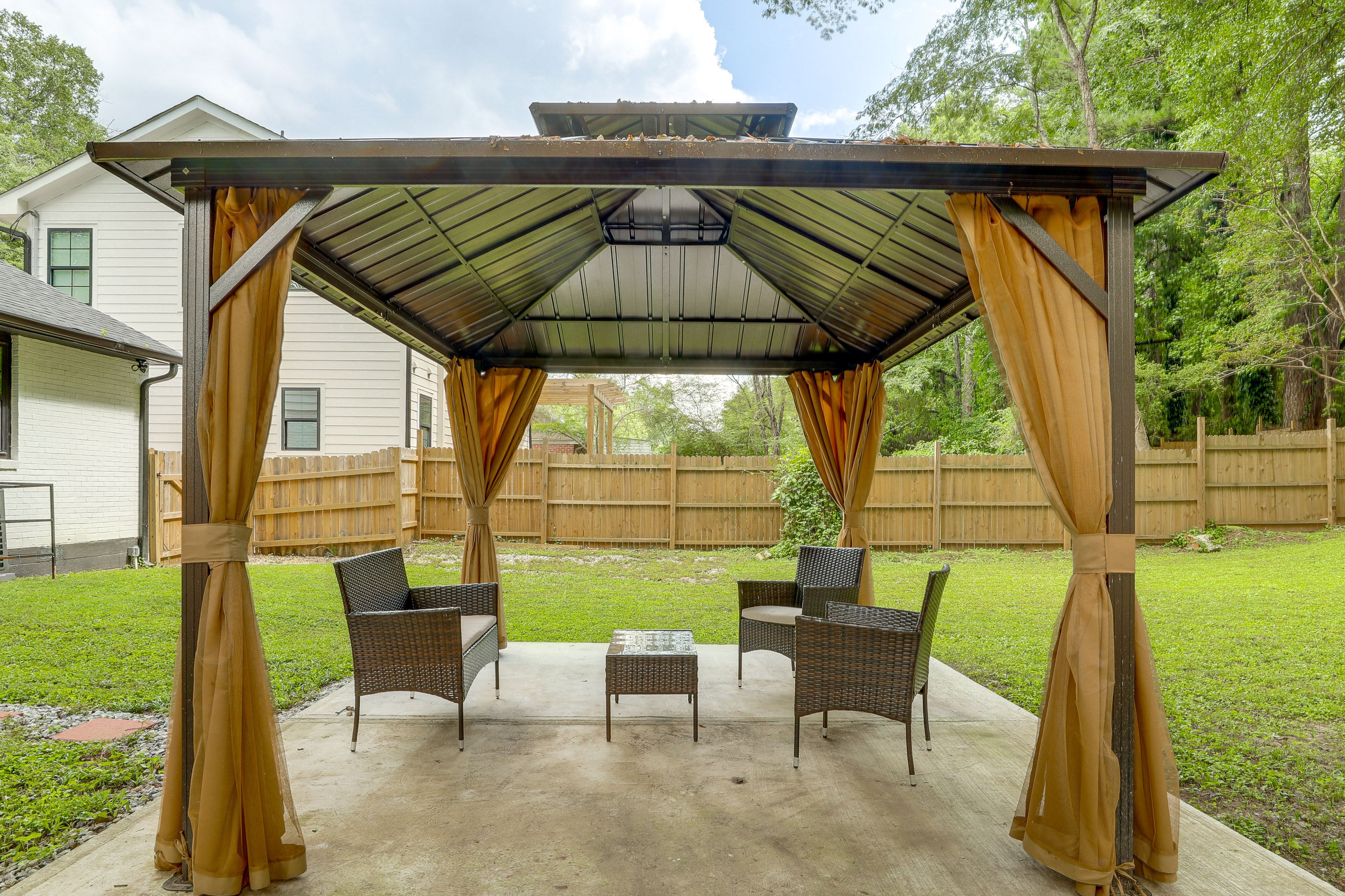 Fenced Backyard | Gazebo w/ Seating